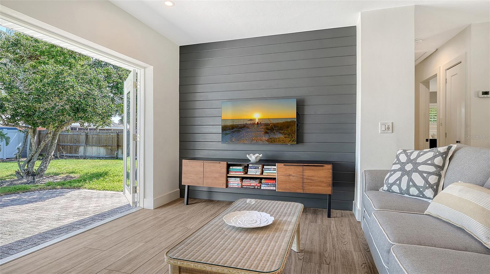 1857 JASMINE DR, SARASOTA, FL, 34239