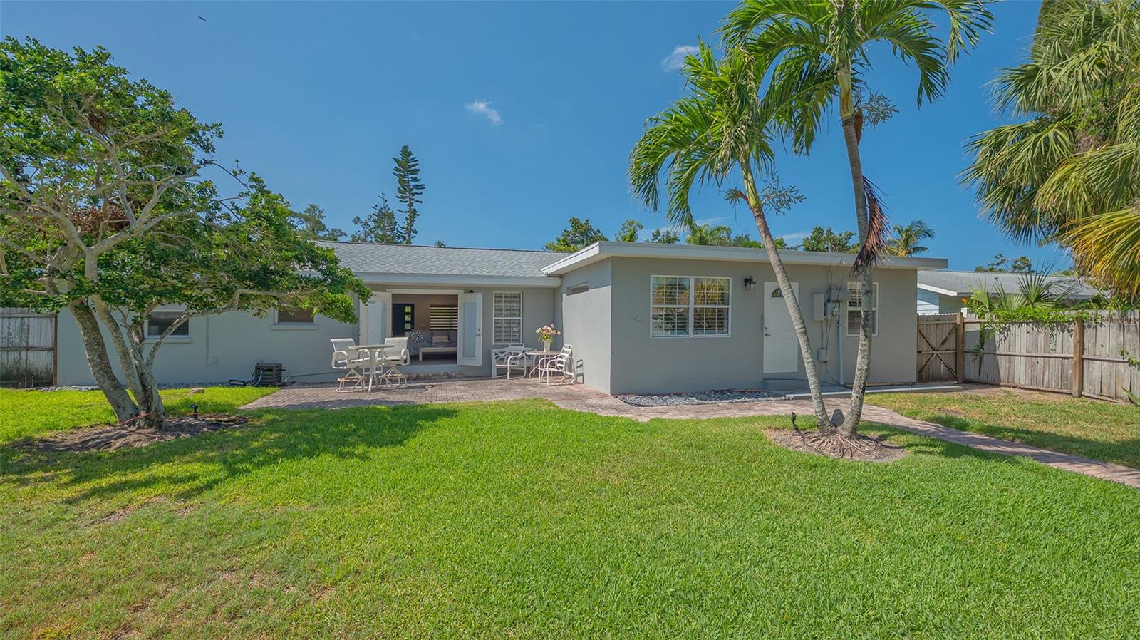 1857 JASMINE DR, SARASOTA, FL, 34239
