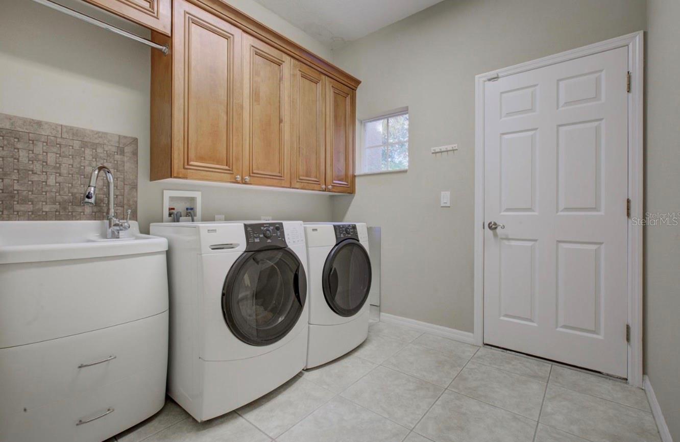 A4651389 Property Photo
