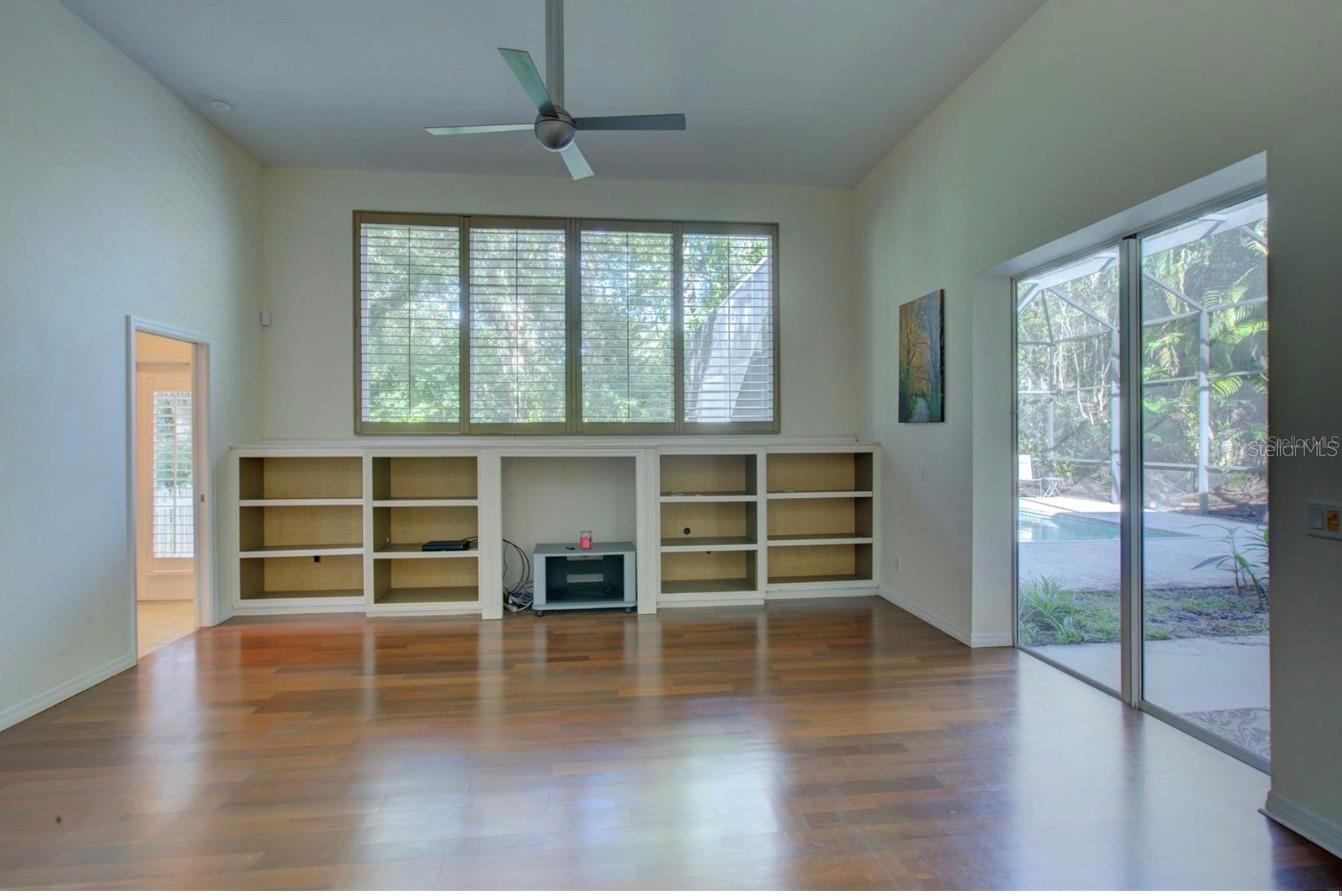A4651389 Property Photo
