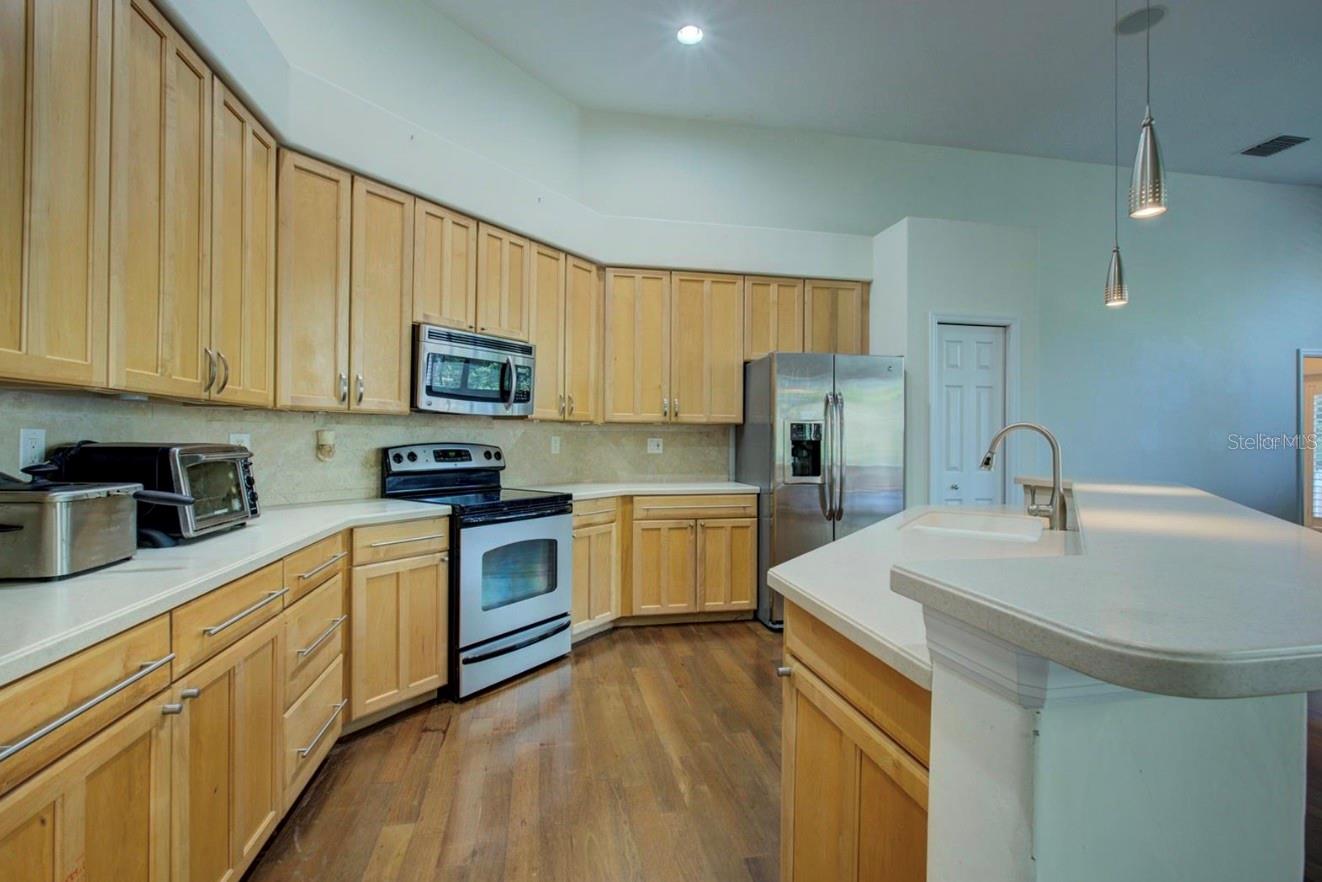 A4651389 Property Photo