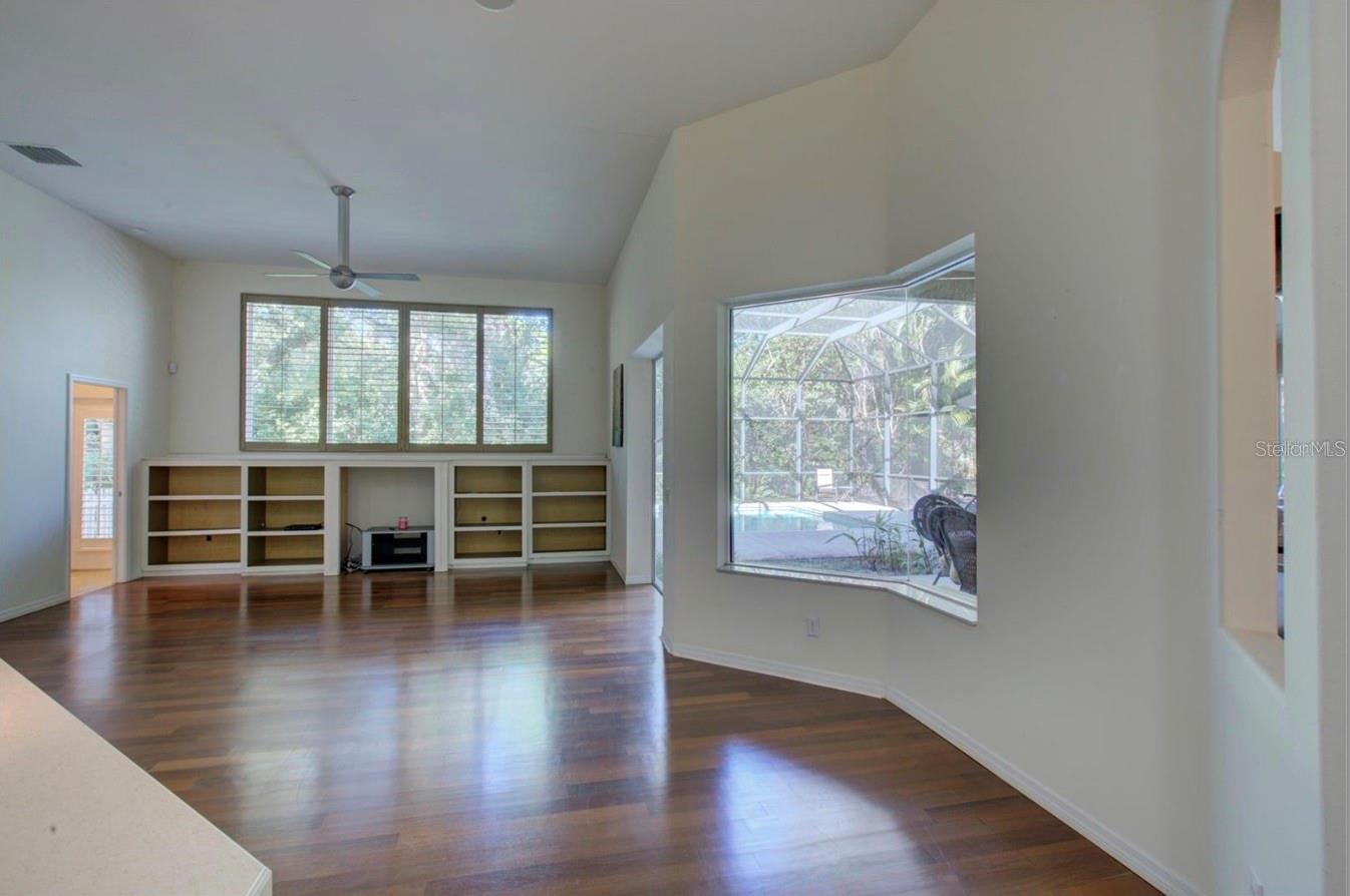 A4651389 Property Photo