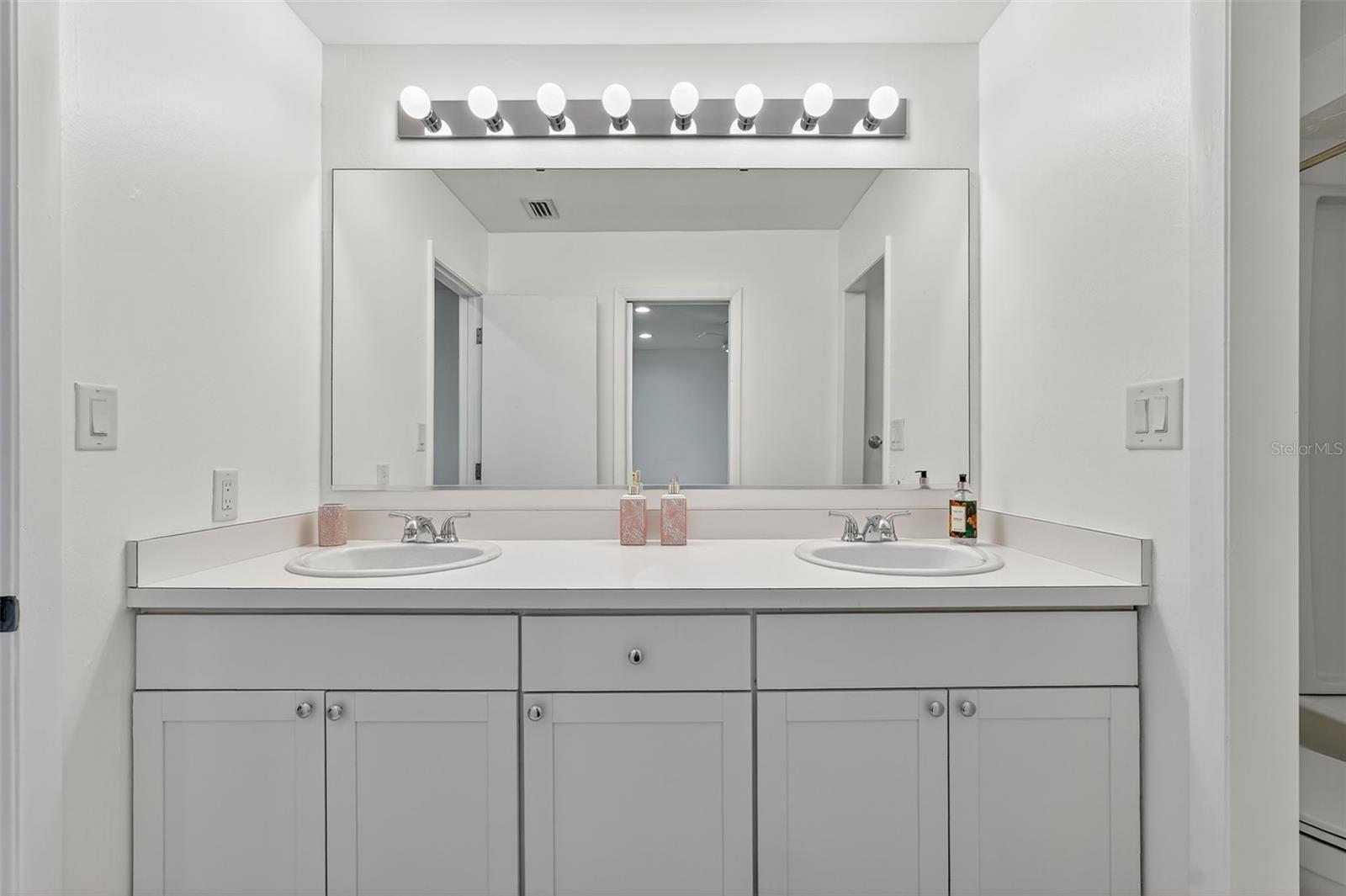 1524 NEW JERSEY OAKS CT, LAKELAND, FL, 33801