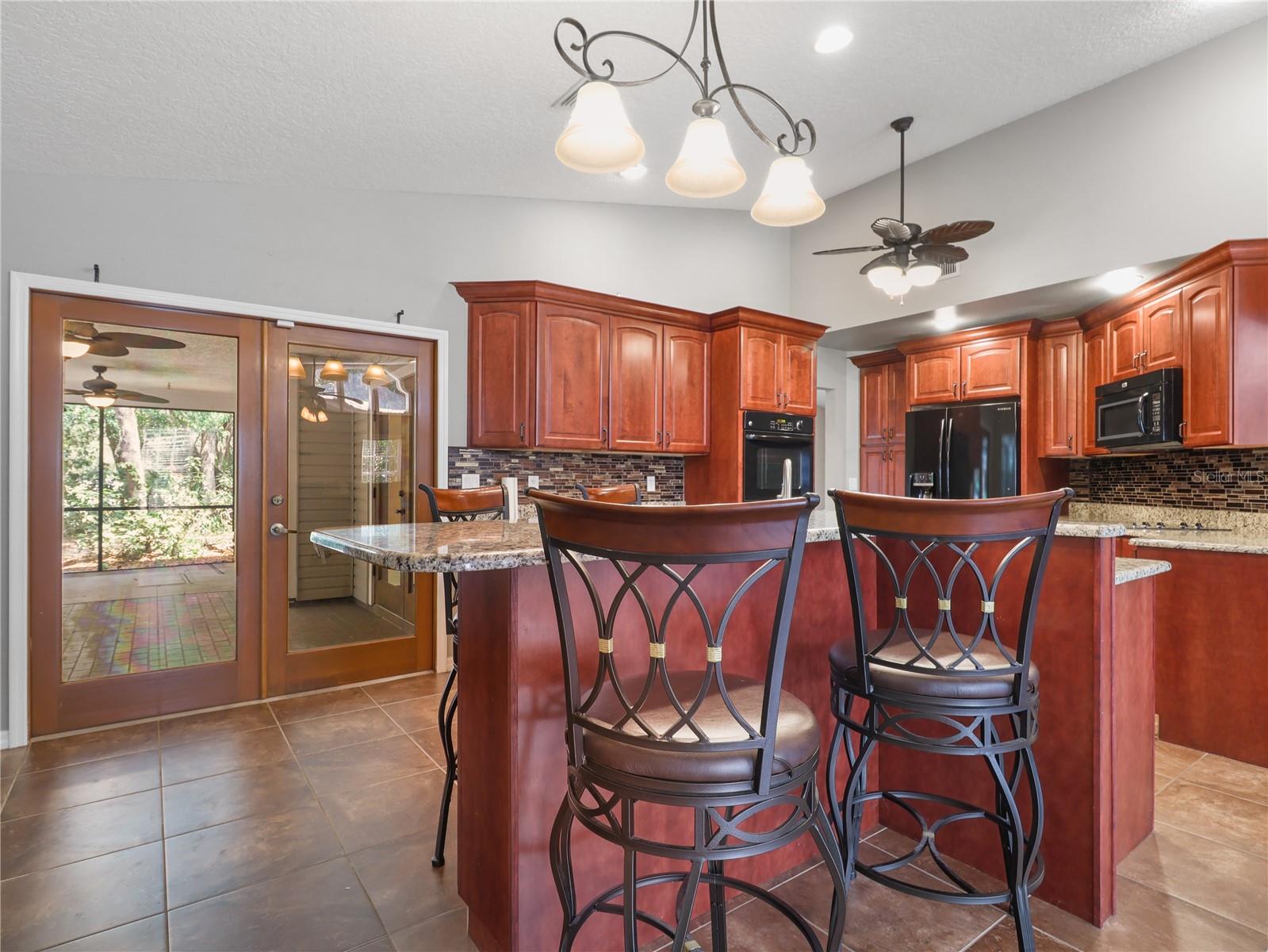 994 COUNTRY LAKE CIR, LAKE WALES, FL, 33898