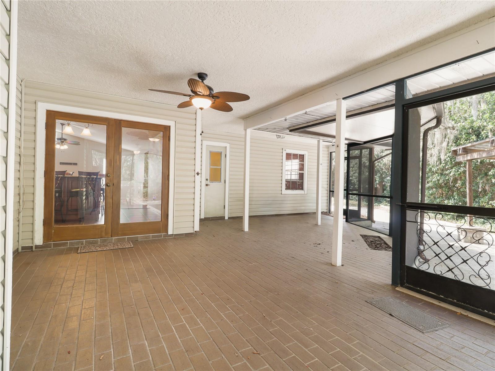 994 COUNTRY LAKE CIR, LAKE WALES, FL, 33898