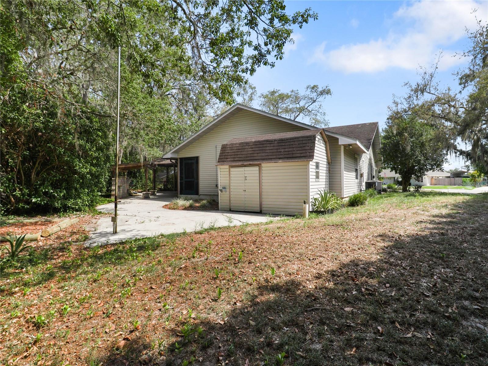 994 COUNTRY LAKE CIR, LAKE WALES, FL, 33898