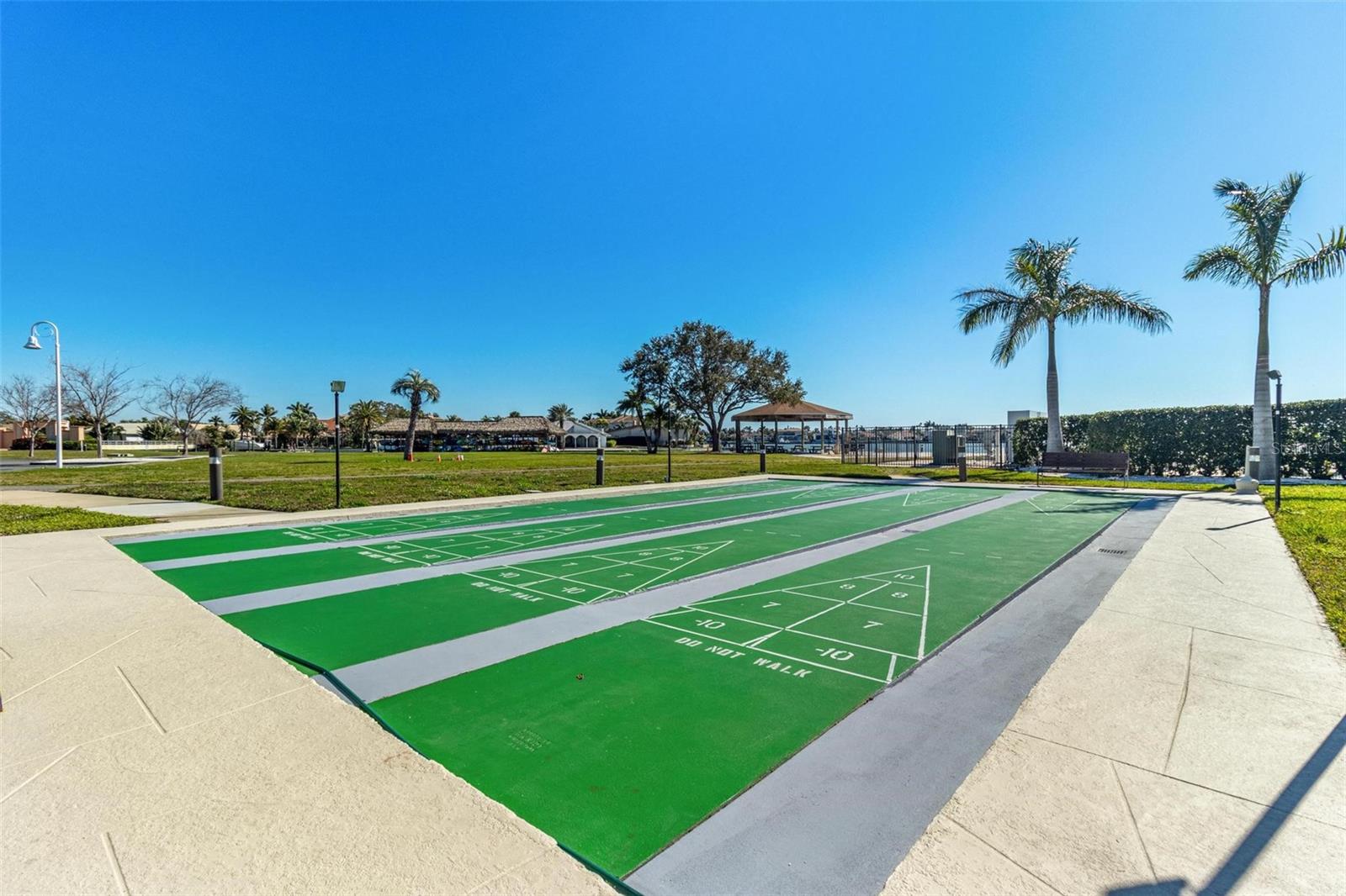 4900 BRITTANY DR S #1810, ST PETERSBURG, FL, 33715