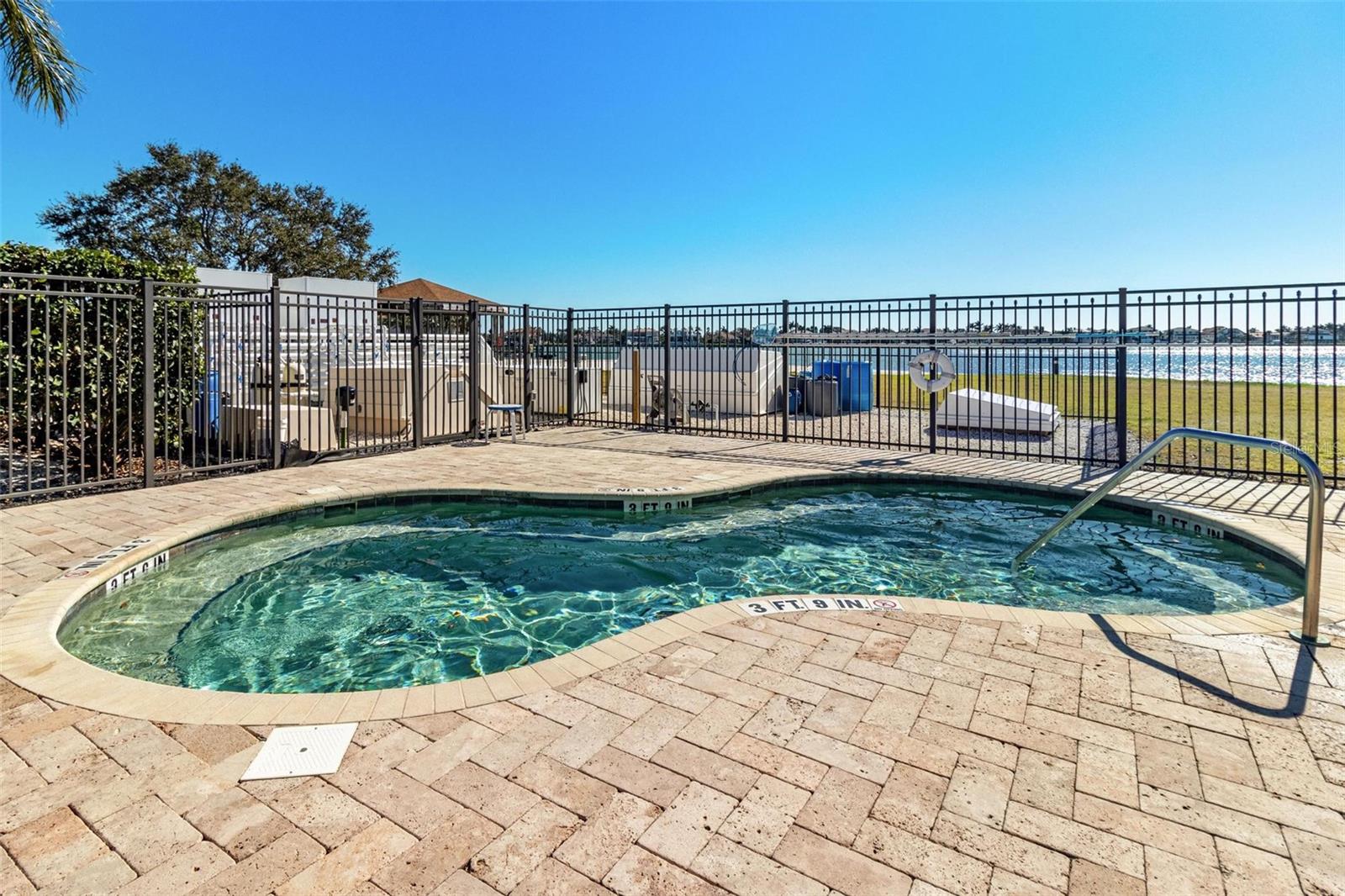 4900 BRITTANY DR S #1810, ST PETERSBURG, FL, 33715