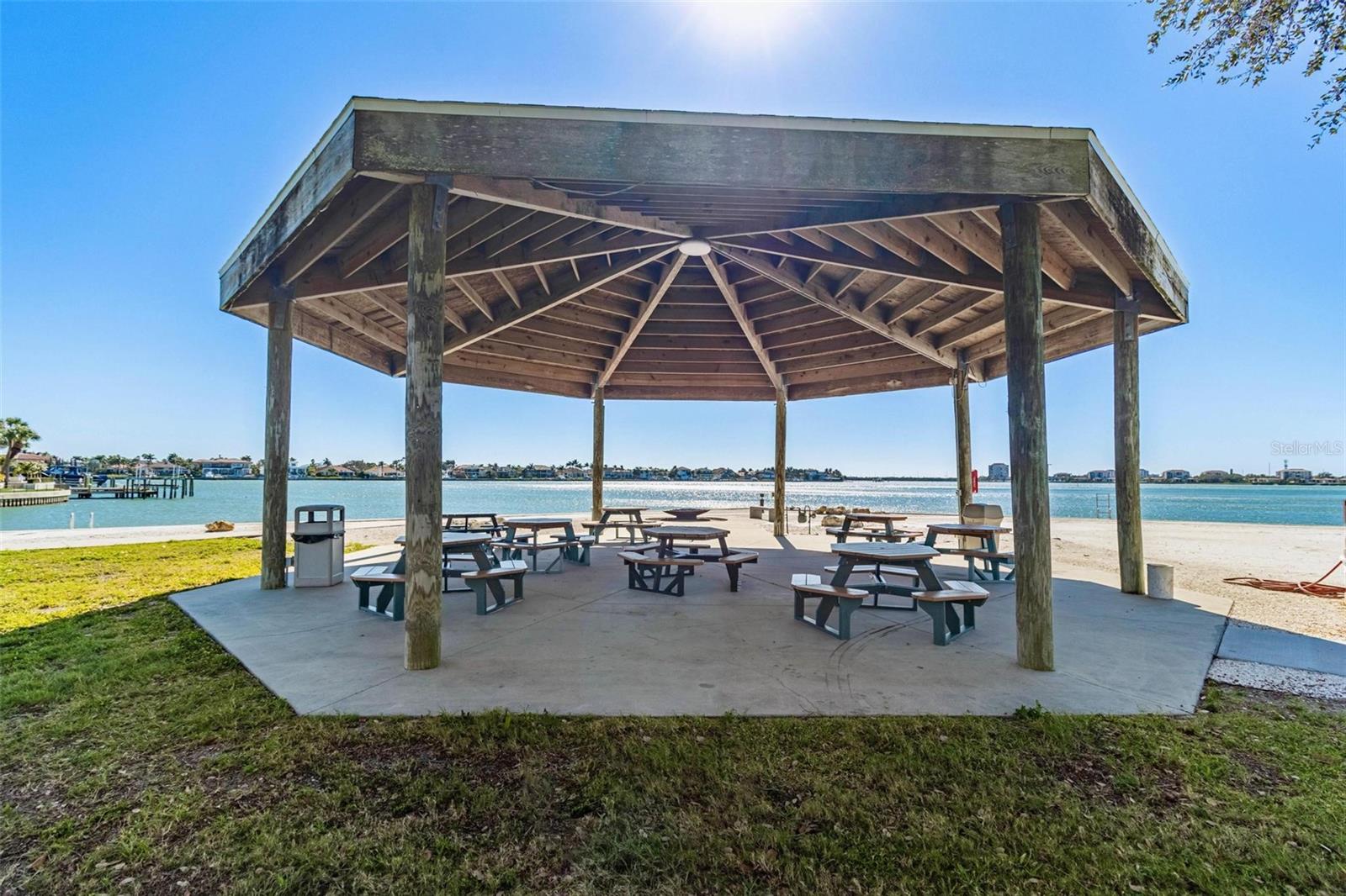 4900 BRITTANY DR S #1810, ST PETERSBURG, FL, 33715