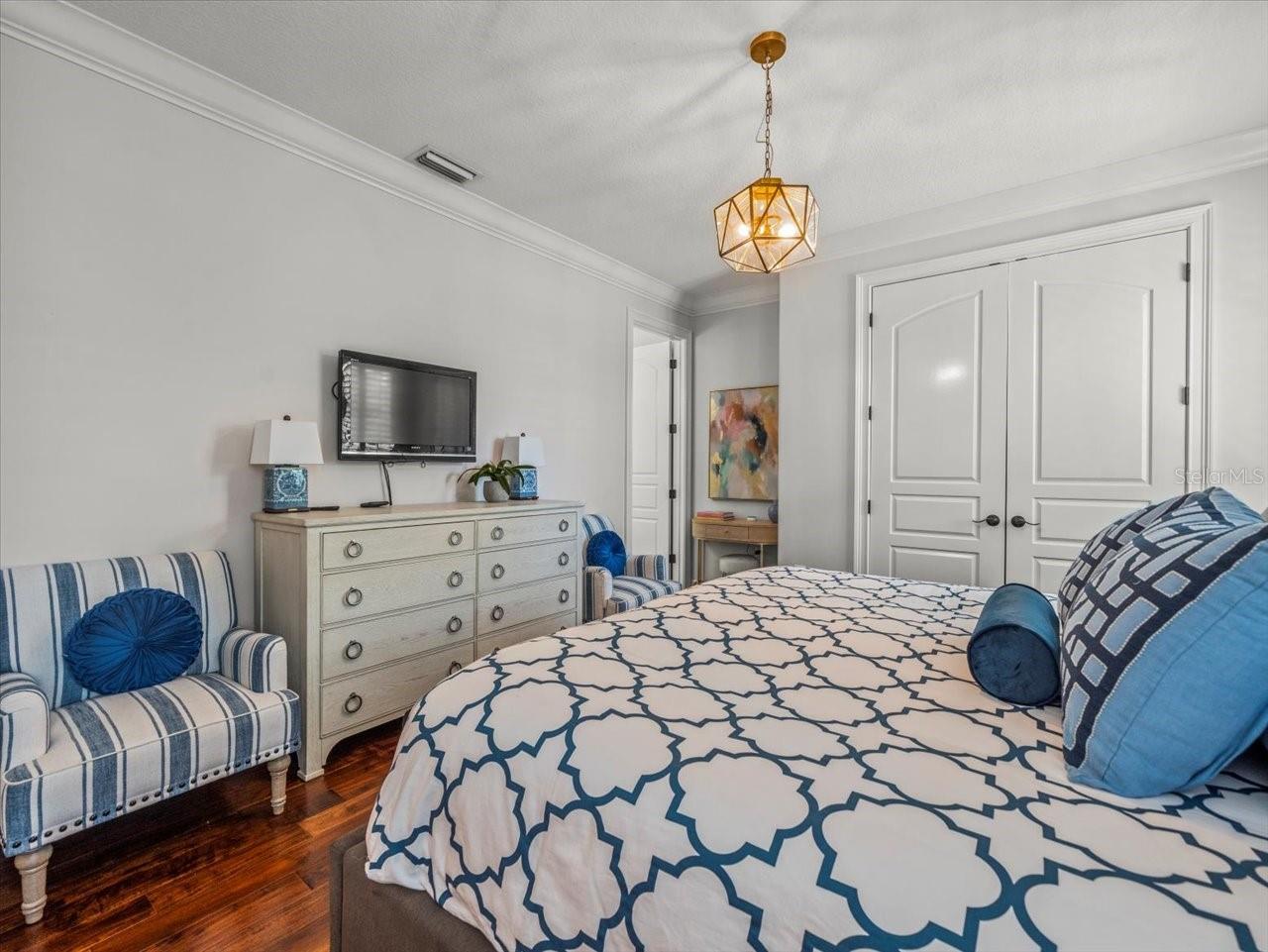 124 ESTADO WAY NE, ST PETERSBURG, FL, 33704