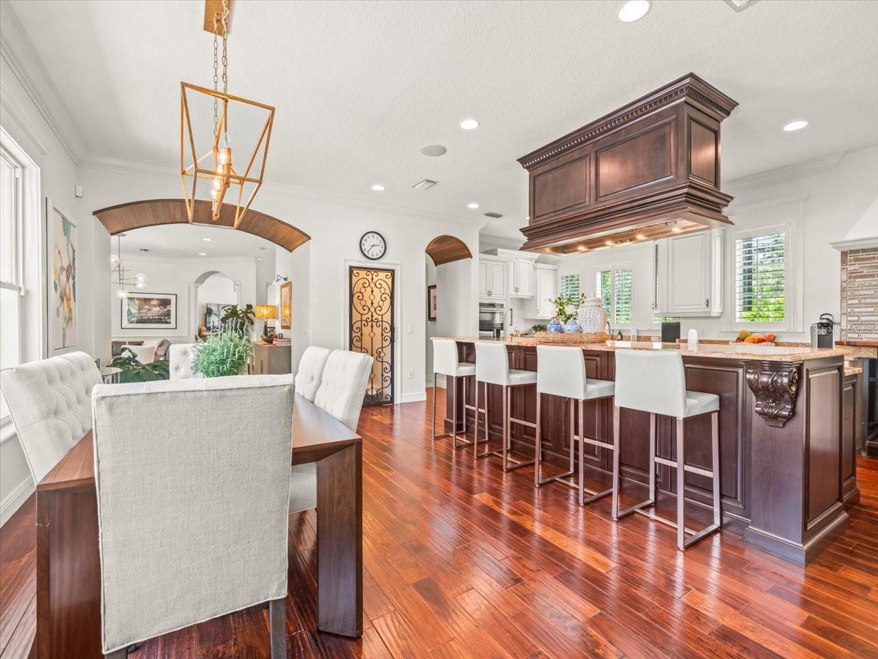 124 ESTADO WAY NE, ST PETERSBURG, FL, 33704