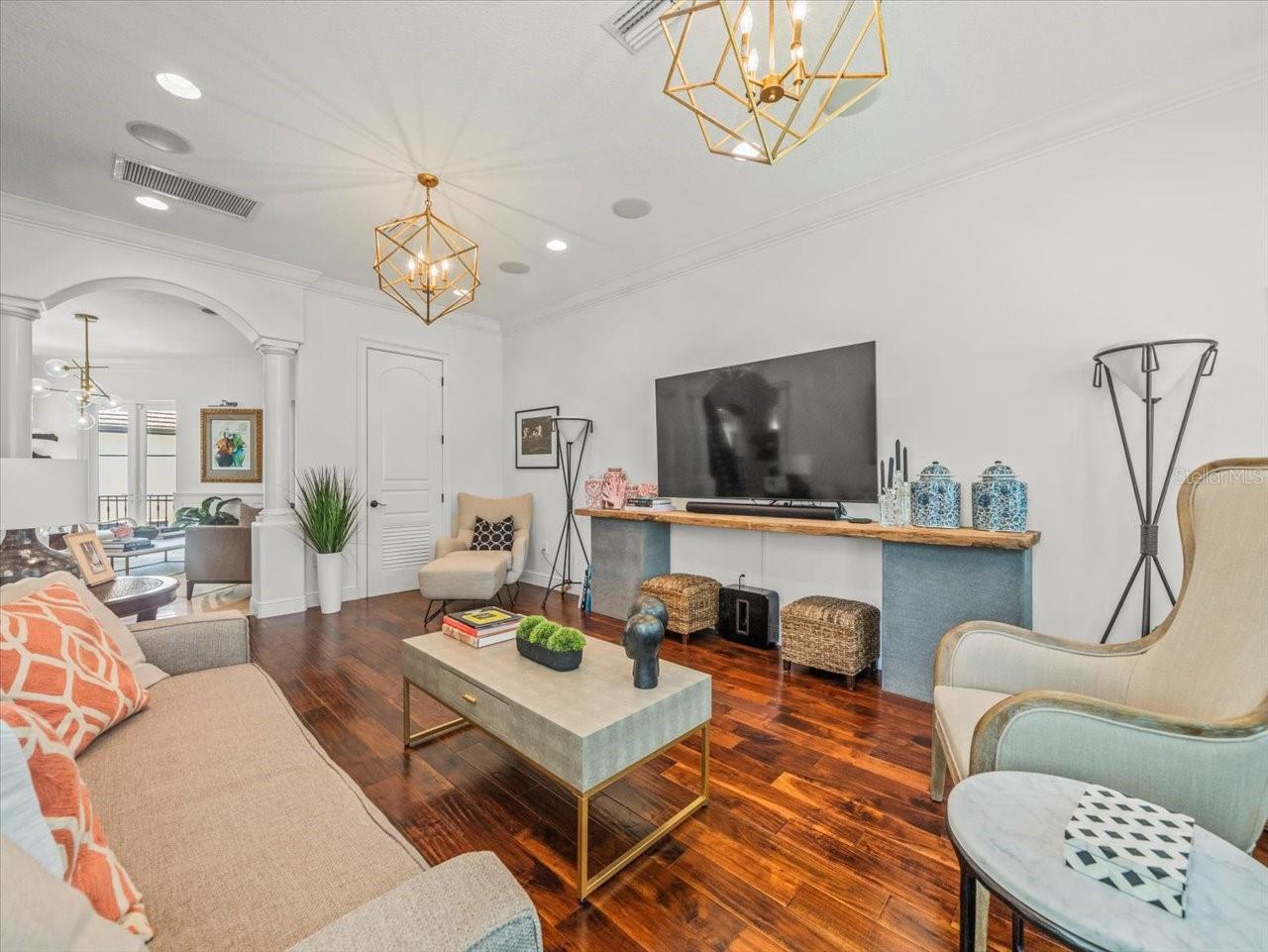 124 ESTADO WAY NE, ST PETERSBURG, FL, 33704