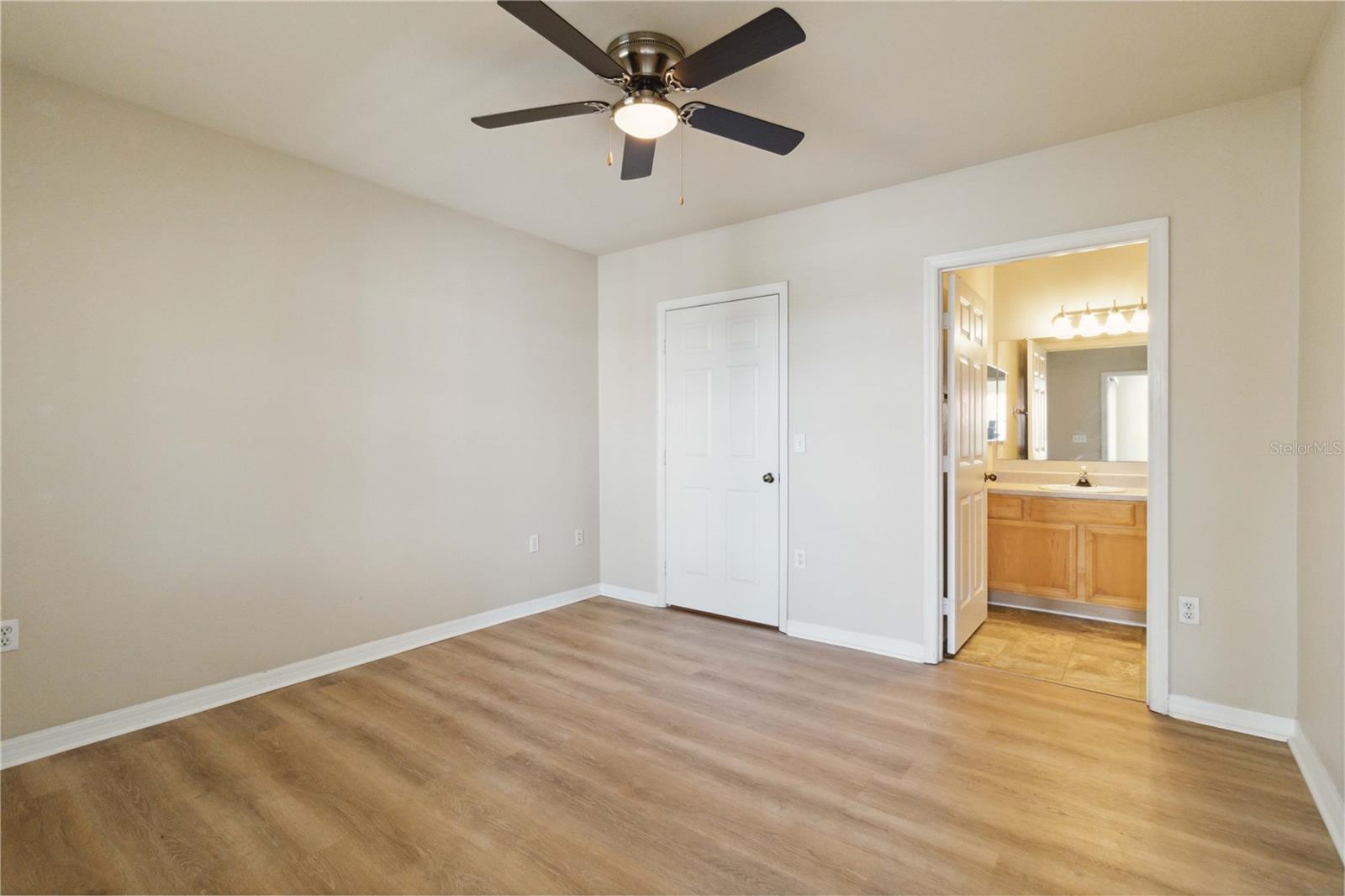 1010 VILLAGIO CIR #202, SARASOTA, FL, 34237