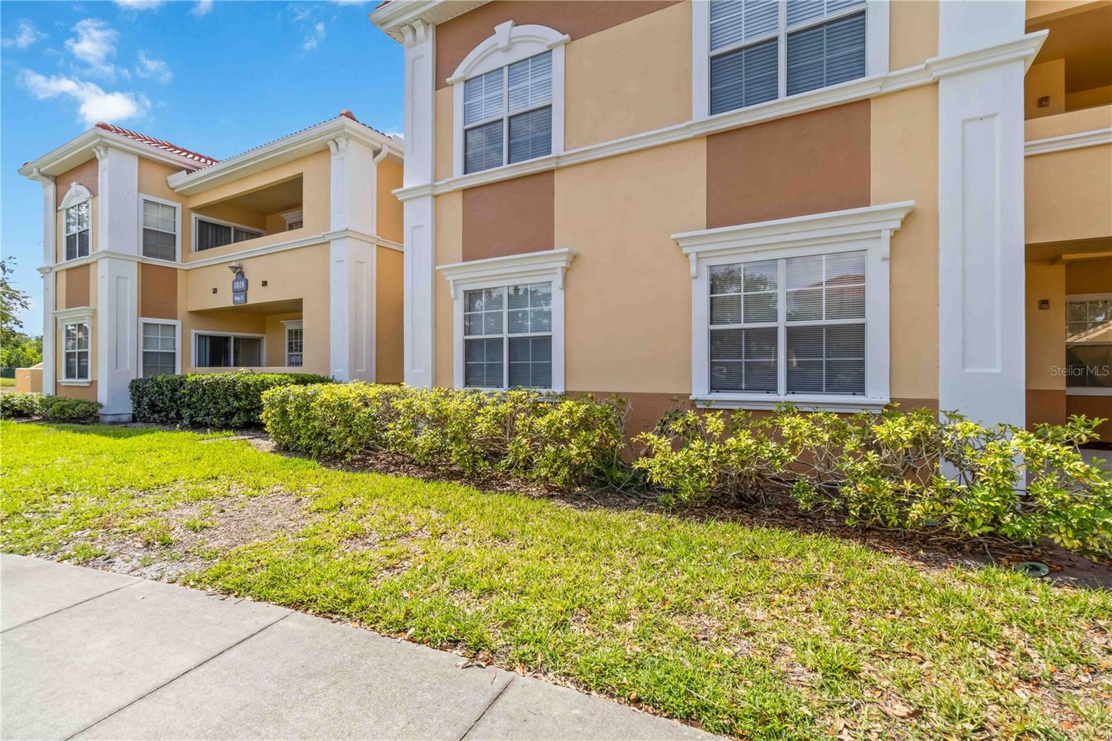 1010 VILLAGIO CIR #202, SARASOTA, FL, 34237