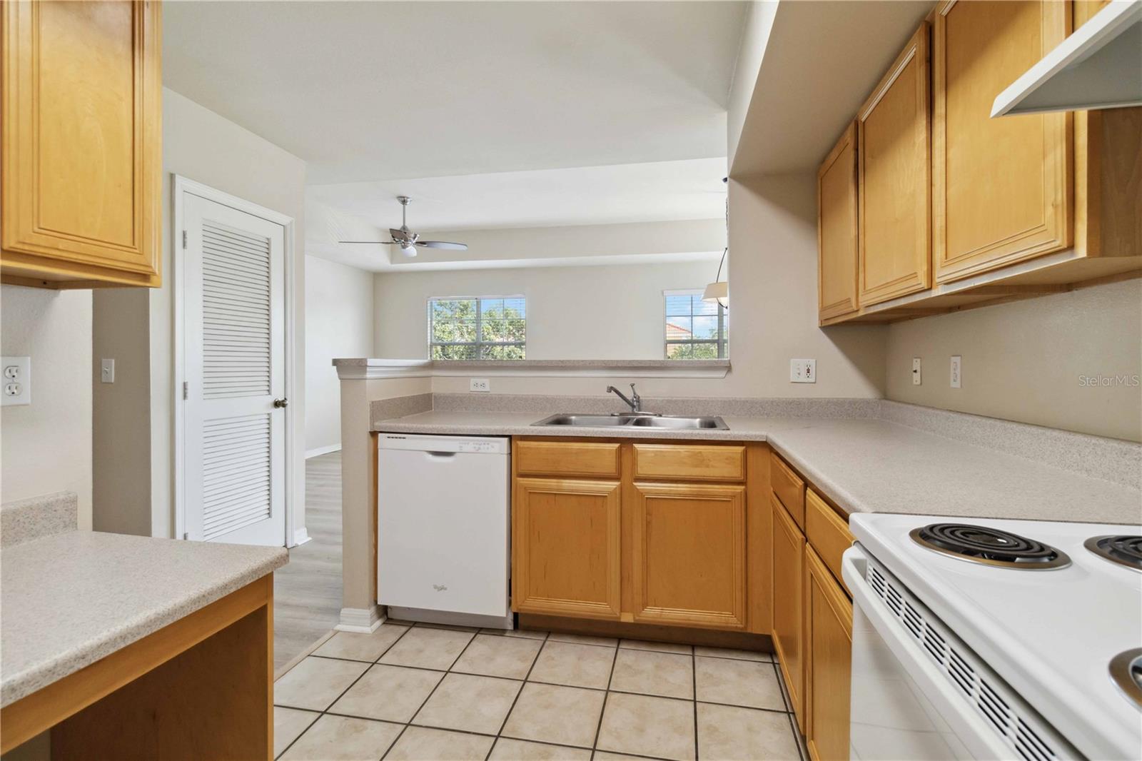 1010 VILLAGIO CIR #202, SARASOTA, FL, 34237