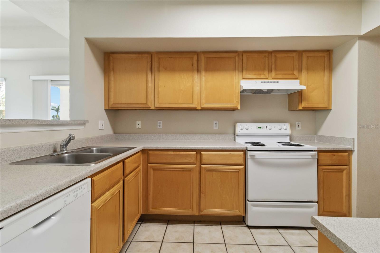 1010 VILLAGIO CIR #202, SARASOTA, FL, 34237