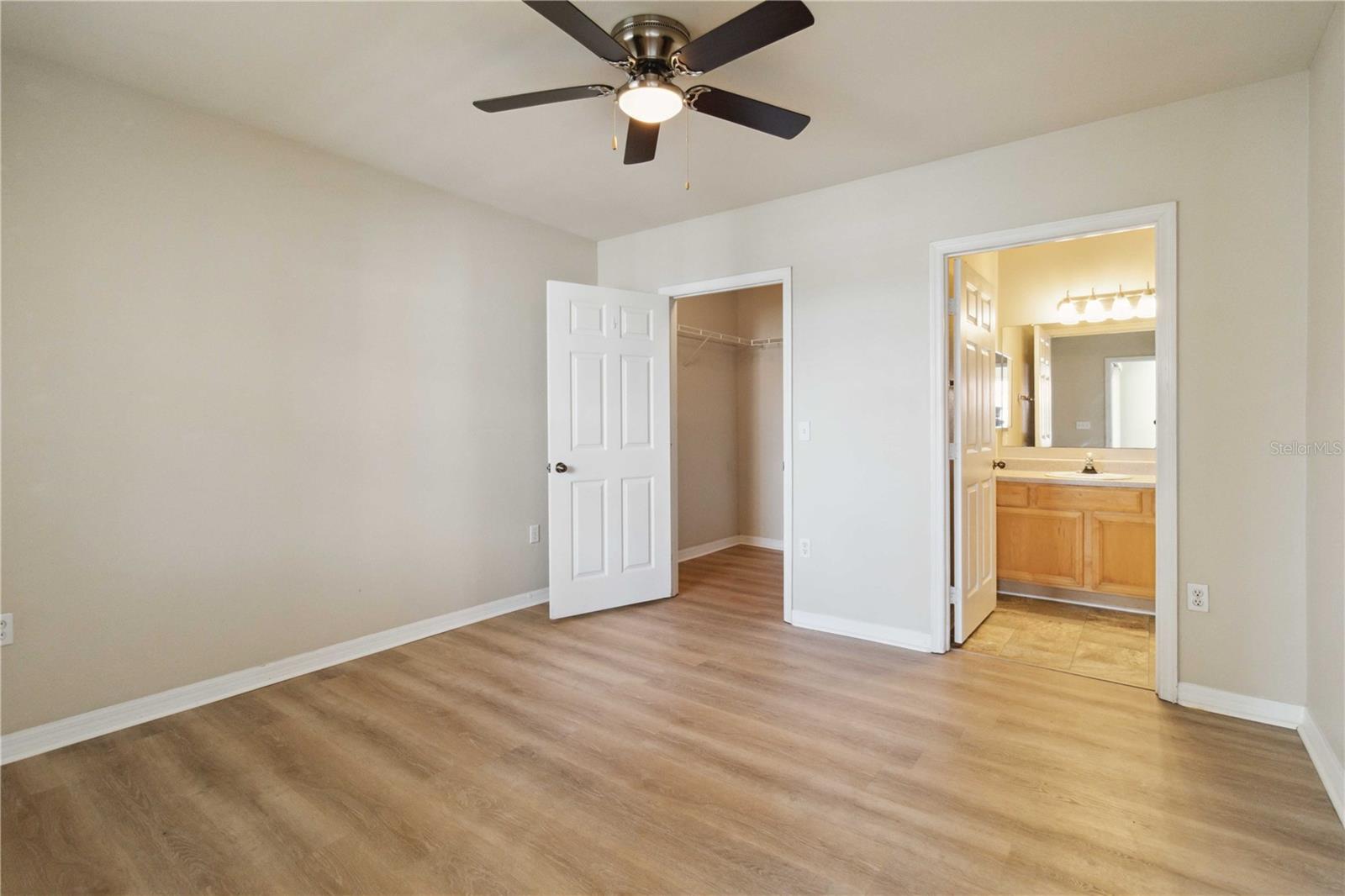 1010 VILLAGIO CIR #202, SARASOTA, FL, 34237