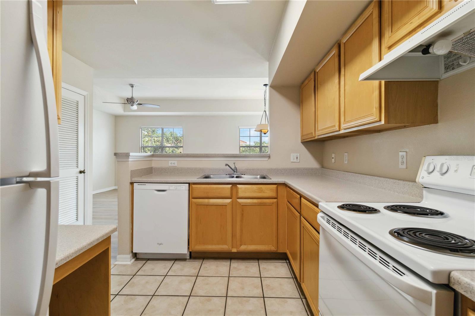 1010 VILLAGIO CIR #202, SARASOTA, FL, 34237