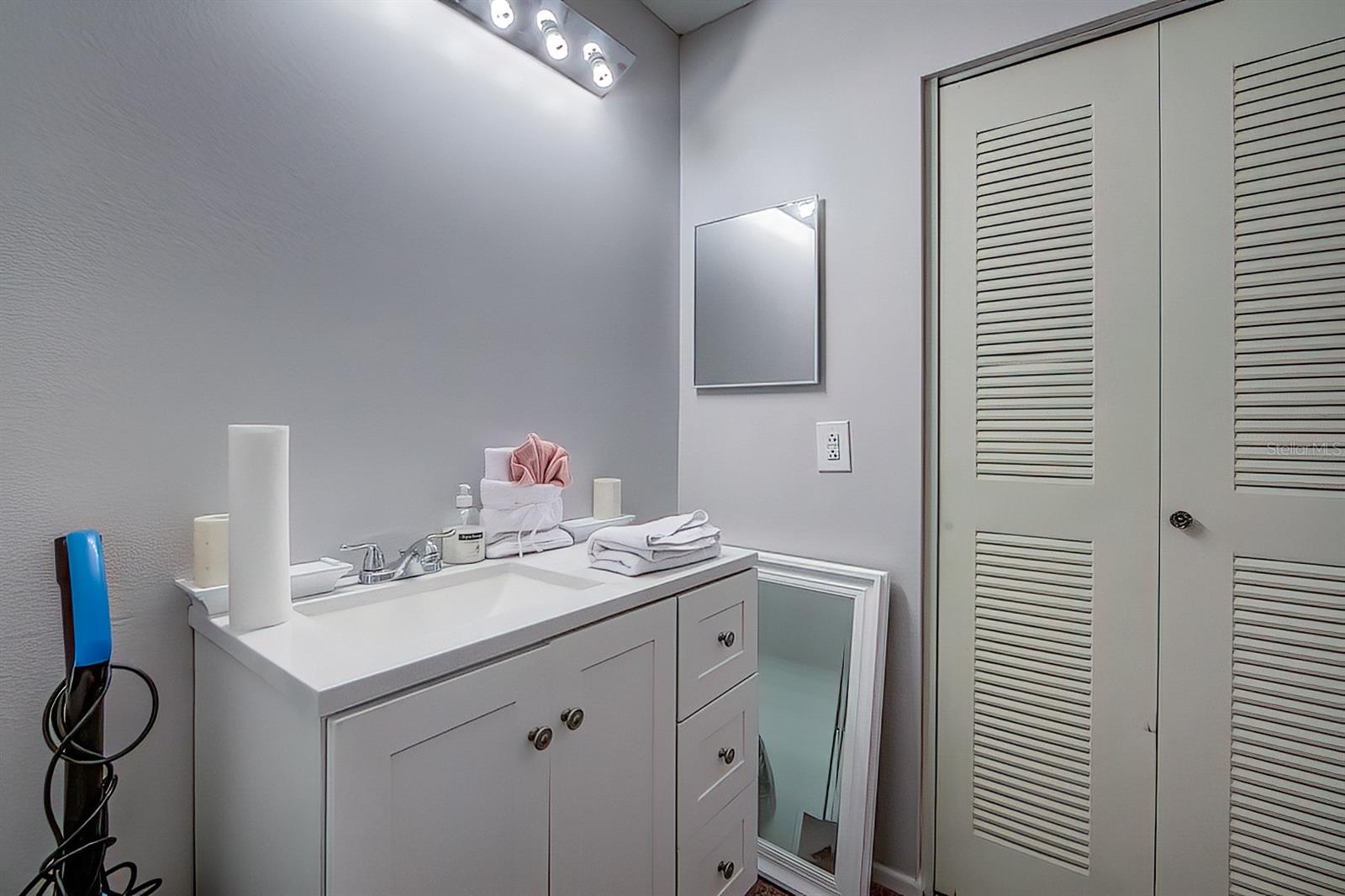 TB8382044 Property Photo