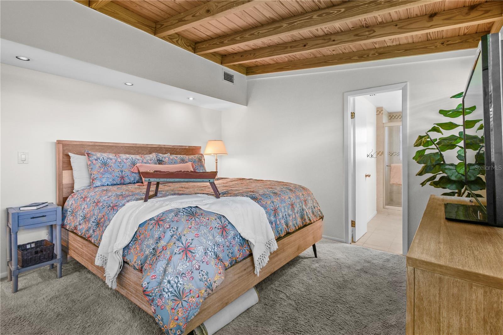 6415 13TH AVE N, ST PETERSBURG, FL, 33710