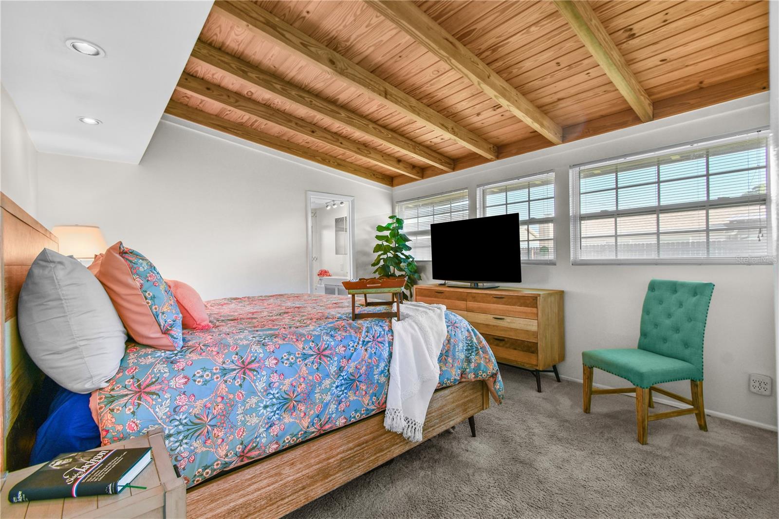 6415 13TH AVE N, ST PETERSBURG, FL, 33710