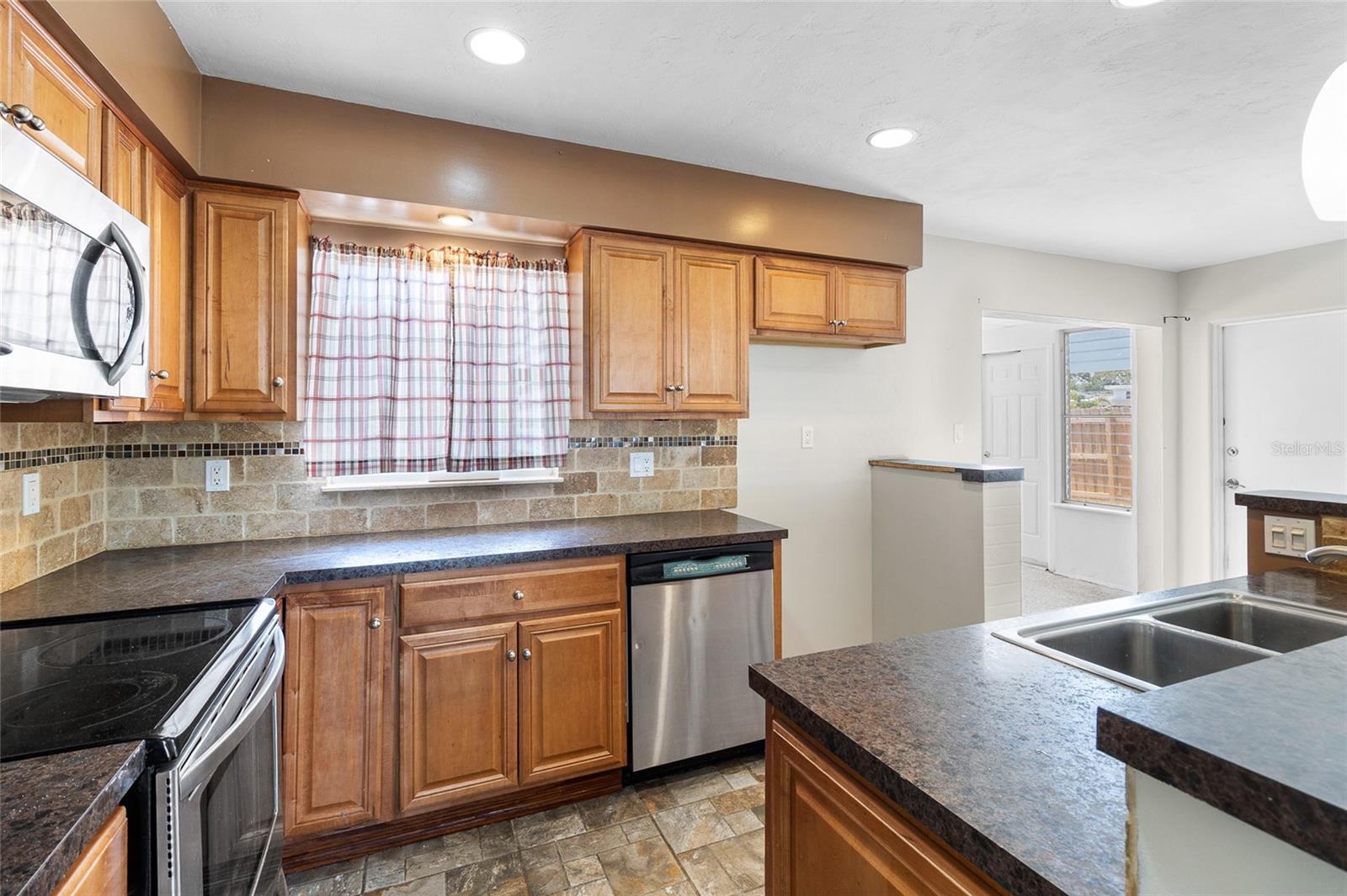 8696 118TH ST, SEMINOLE, FL, 33772