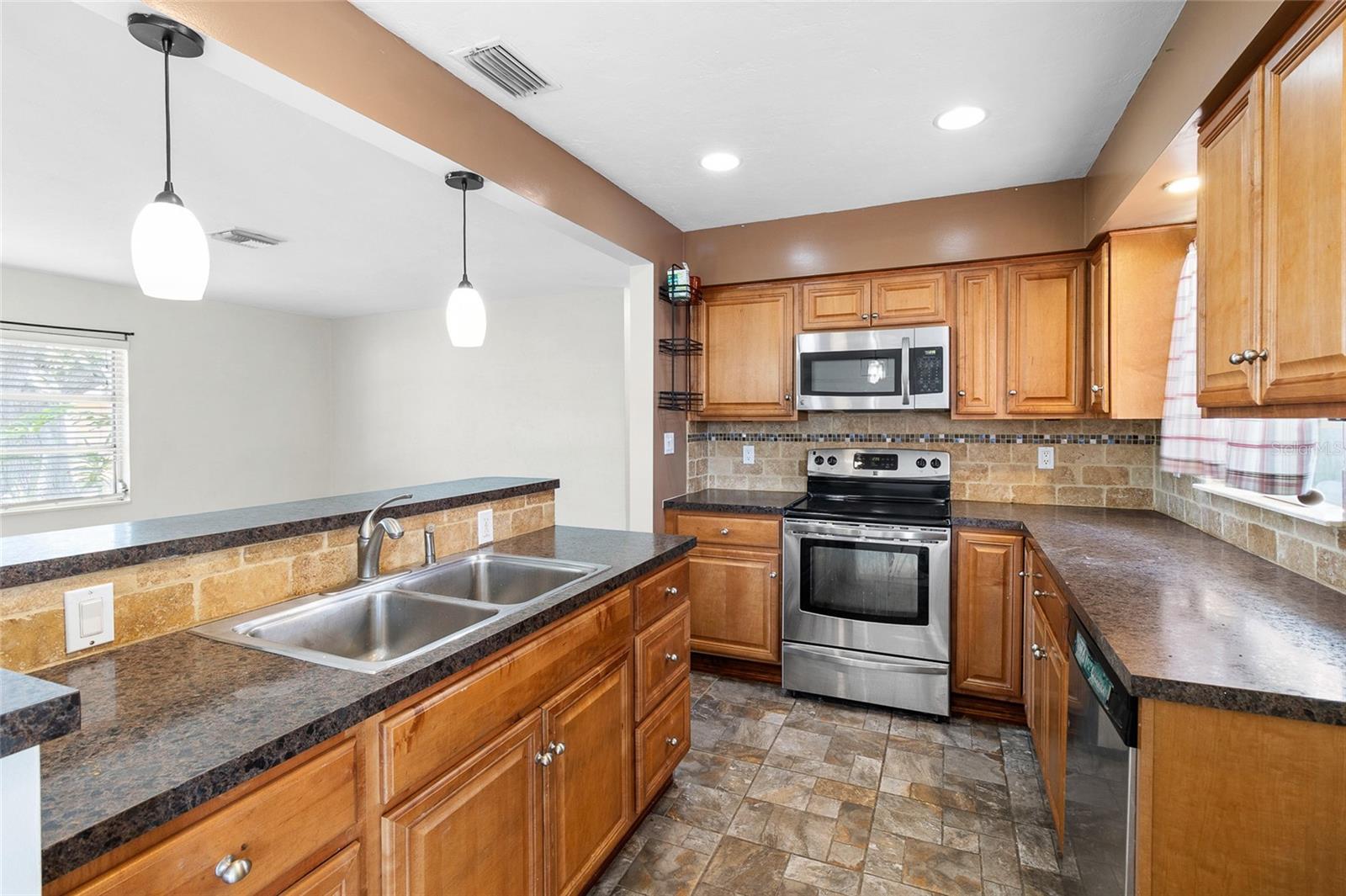 8696 118TH ST, SEMINOLE, FL, 33772