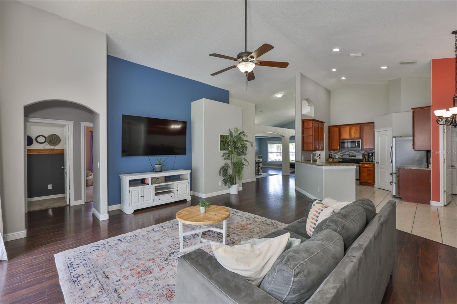 7657 NOTTINGHILL SKY DR, APOLLO BEACH, FL, 33572