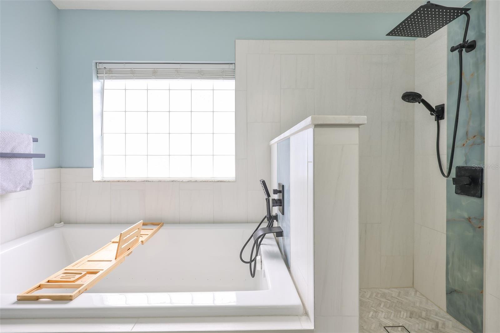 7657 NOTTINGHILL SKY DR, APOLLO BEACH, FL, 33572