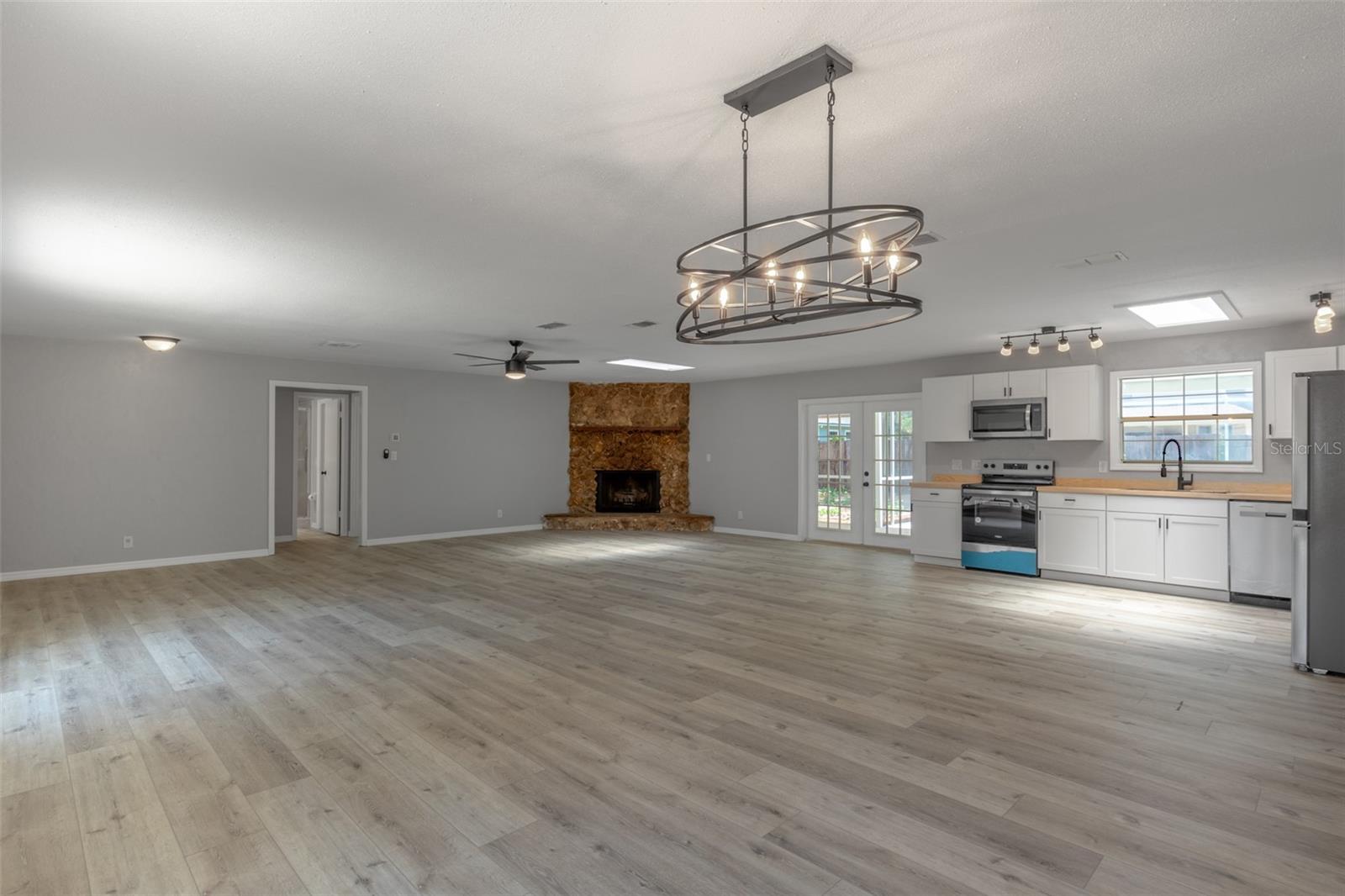 131 LAKE CHARLES RD, DELAND, FL, 32724