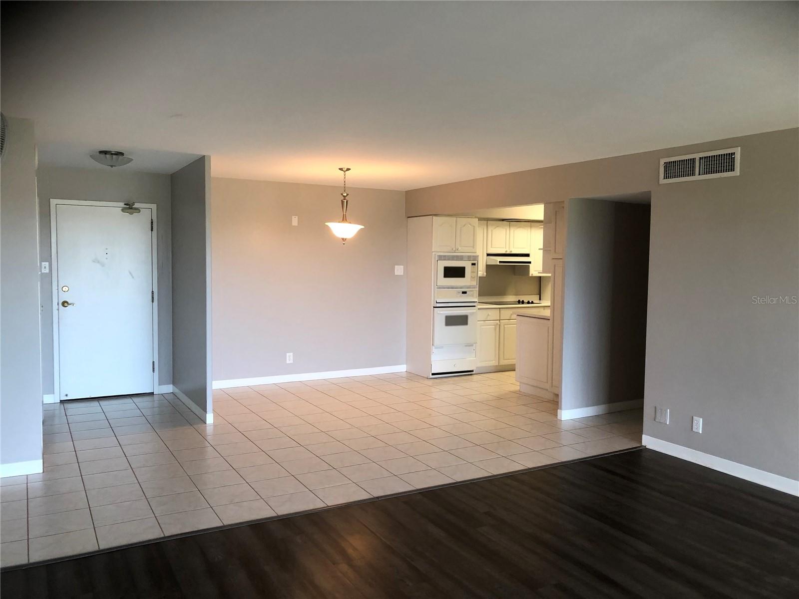 10355 PARADISE BLVD #414, TREASURE ISLAND, FL, 33706