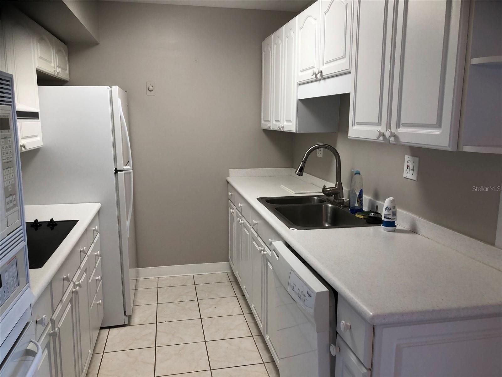 10355 PARADISE BLVD #414, TREASURE ISLAND, FL, 33706