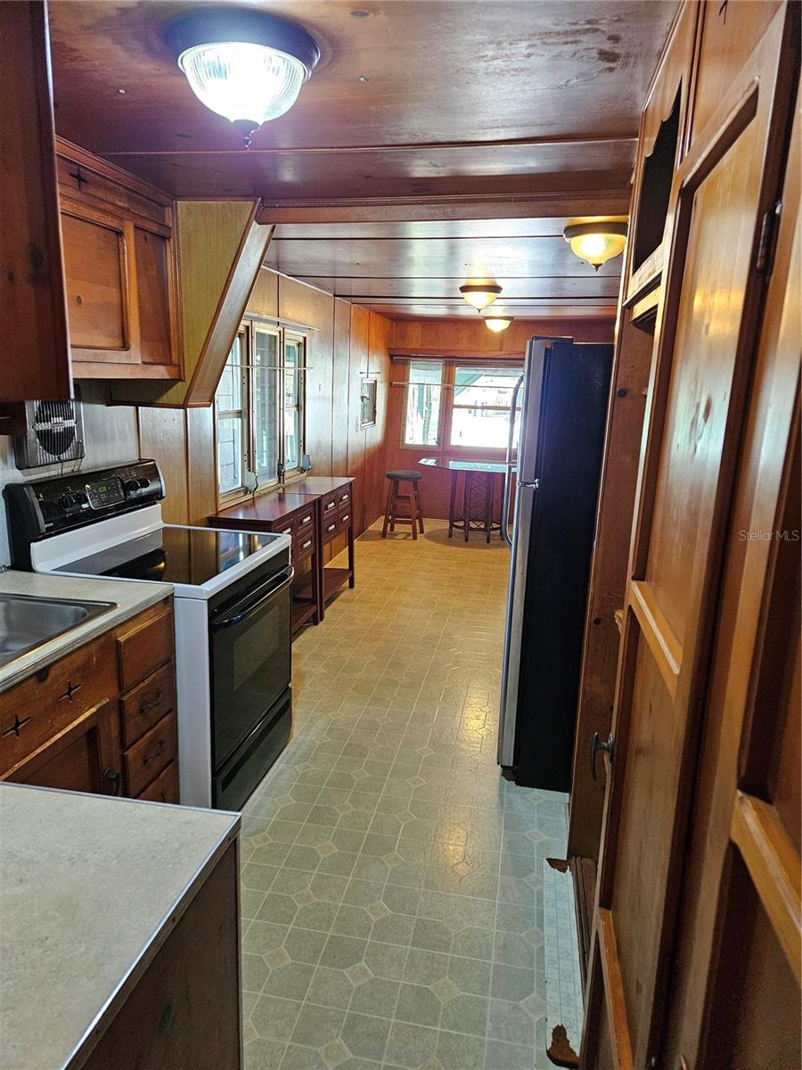 1424 LAKE SHORE DR, CASSELBERRY, FL, 32707