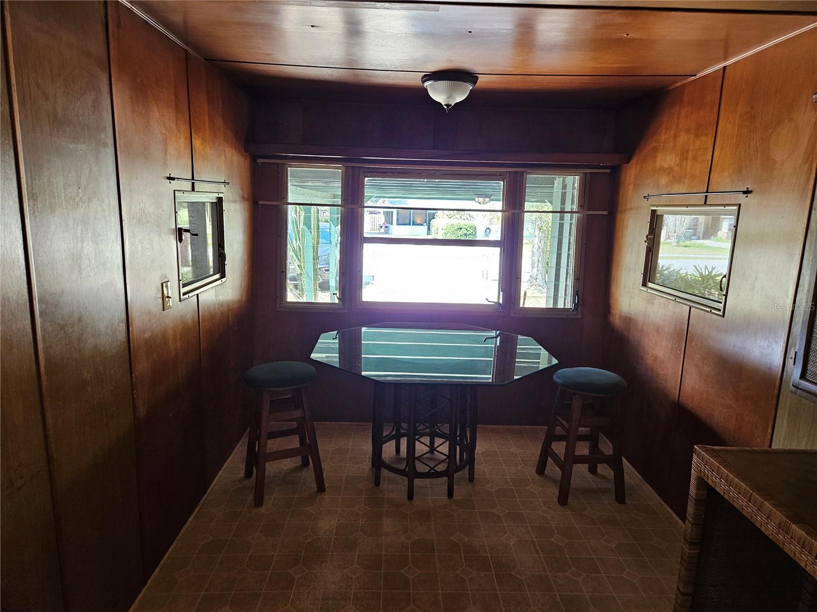 1424 LAKE SHORE DR, CASSELBERRY, FL, 32707