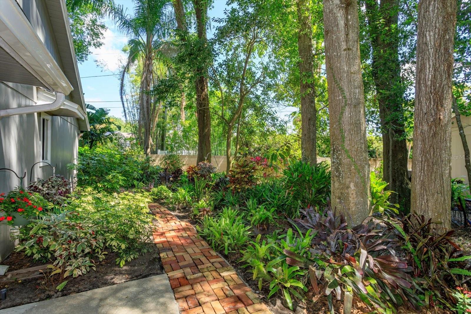 617 RED OAK CIR #121, ALTAMONTE SPRINGS, FL, 32701