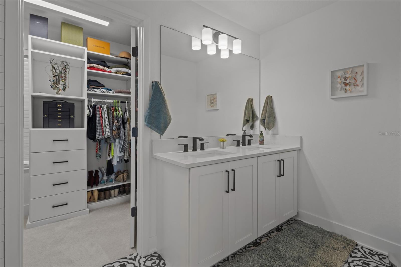 710 W RIVER HEIGHTS AVE, TAMPA, FL, 33603