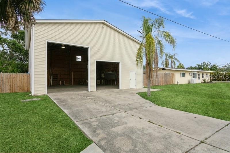 2804 W MARK DR, SARASOTA, FL, 34232