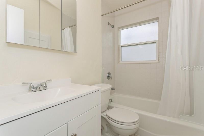 2804 W MARK DR, SARASOTA, FL, 34232