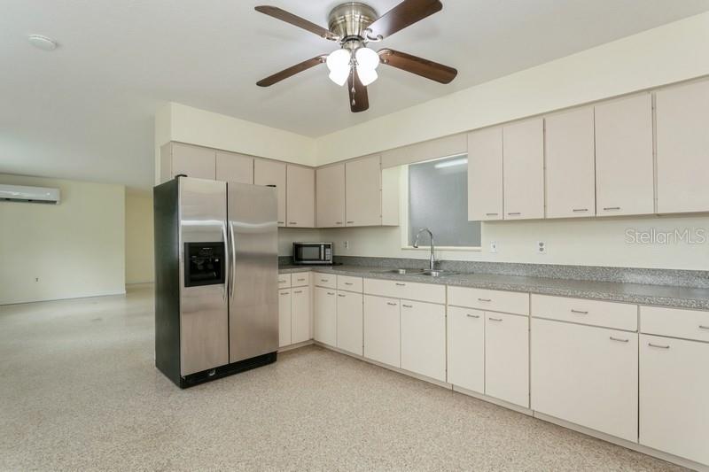 2804 W MARK DR, SARASOTA, FL, 34232