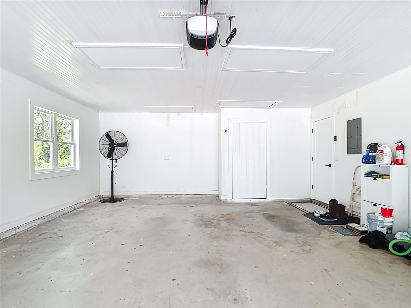 7374 CIRCLE DR, LADY LAKE, FL, 32159