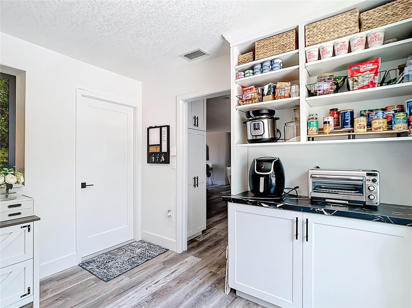 7374 CIRCLE DR, LADY LAKE, FL, 32159