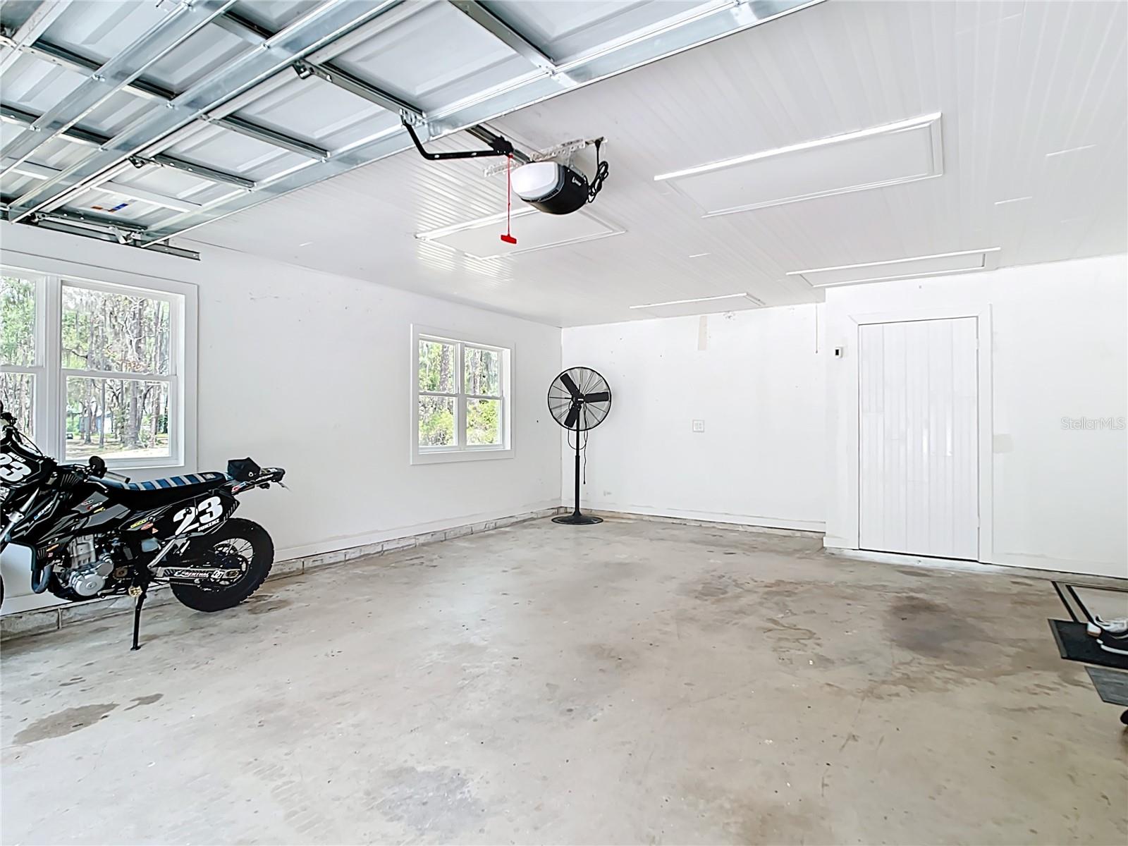 7374 CIRCLE DR, LADY LAKE, FL, 32159