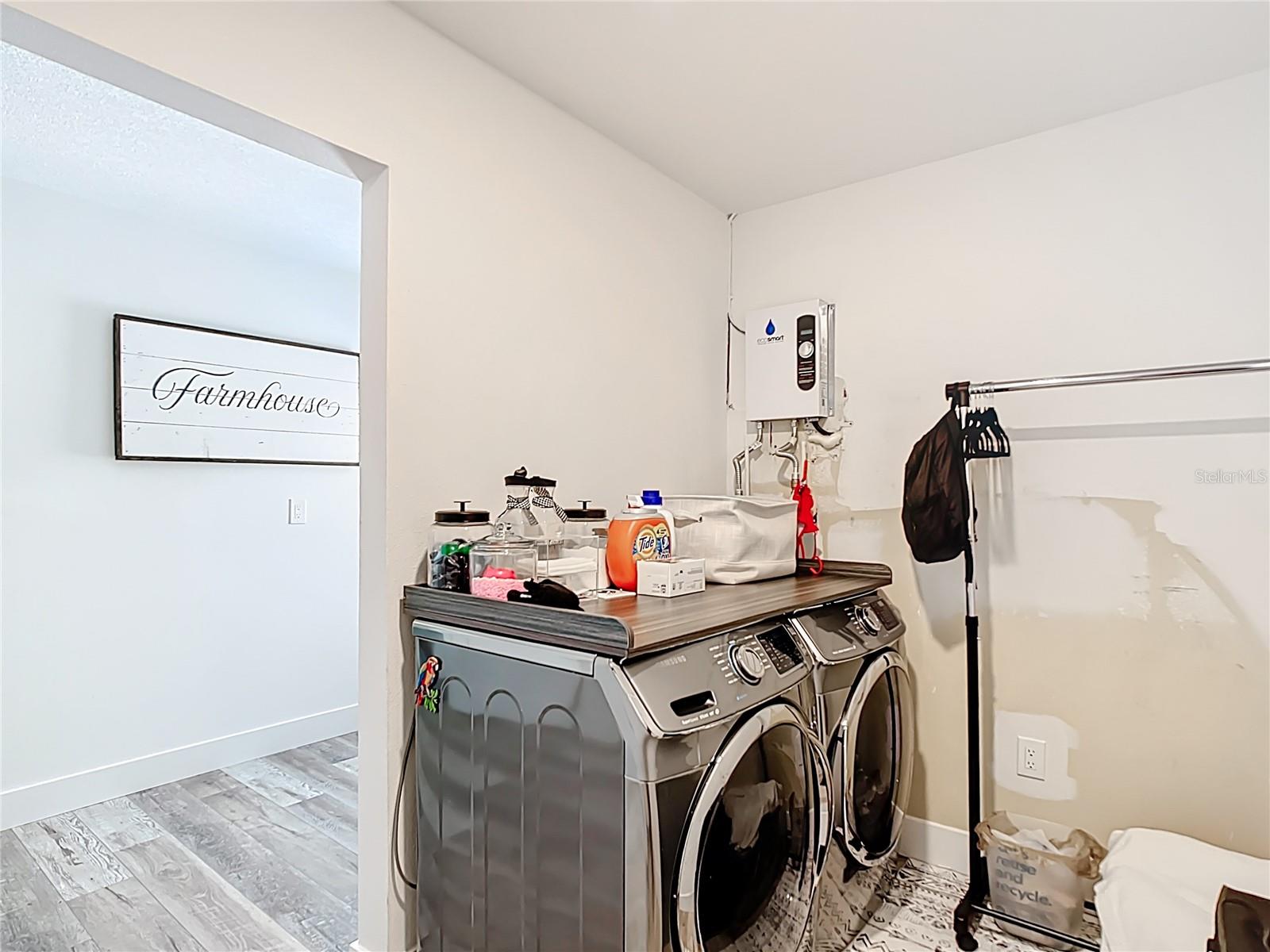 7374 CIRCLE DR, LADY LAKE, FL, 32159