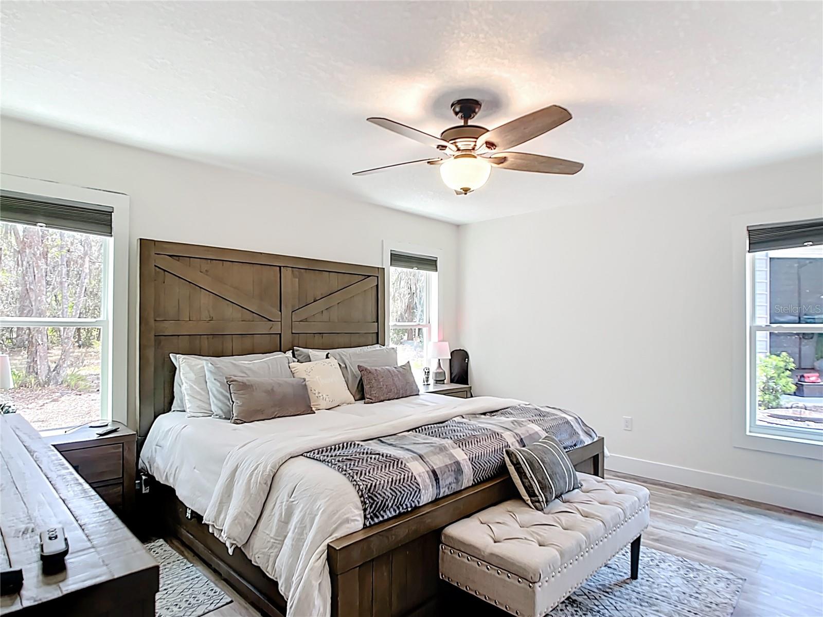 7374 CIRCLE DR, LADY LAKE, FL, 32159