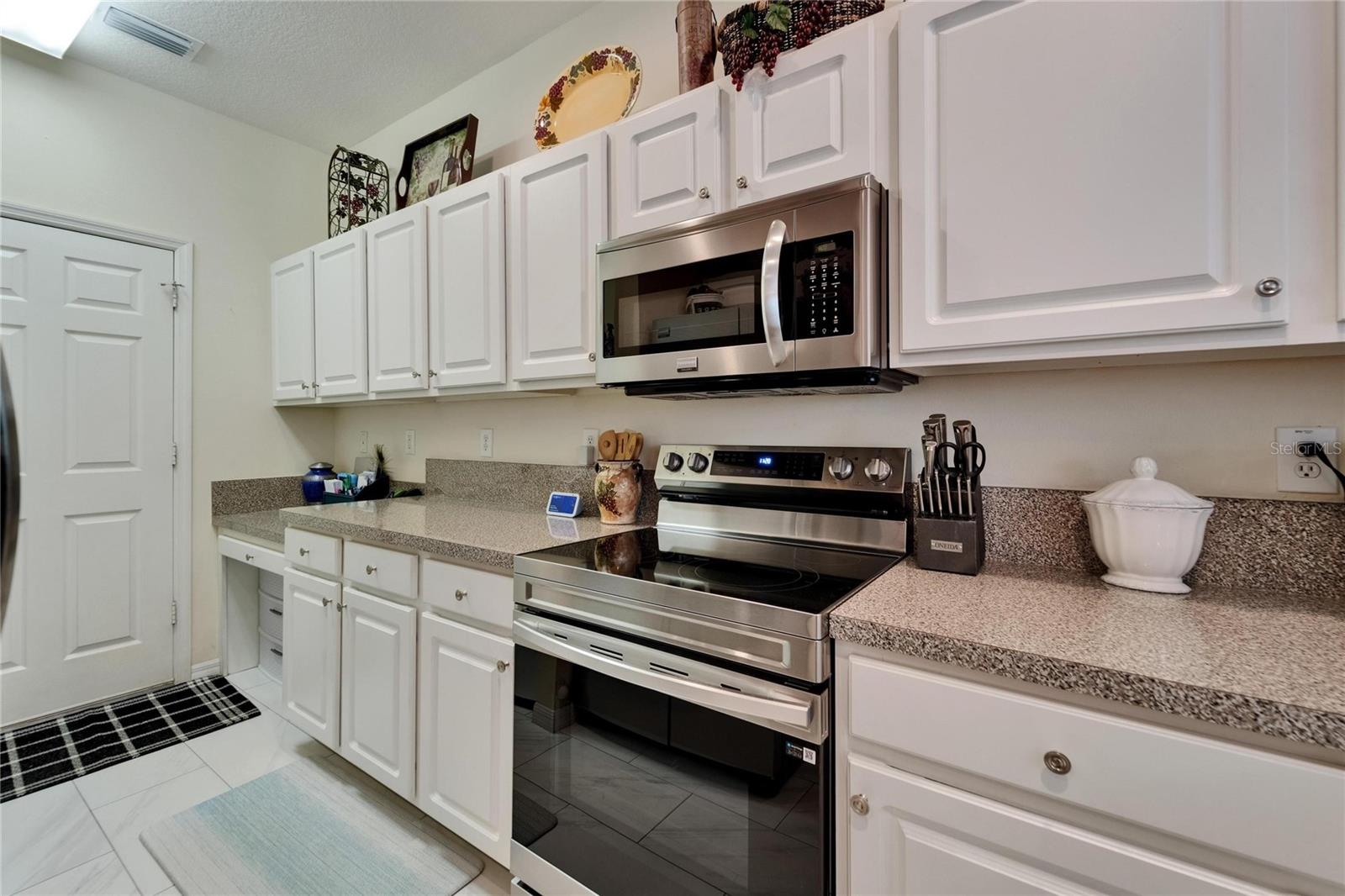 8132 STONE PATH WAY, TAMPA, FL, 33647