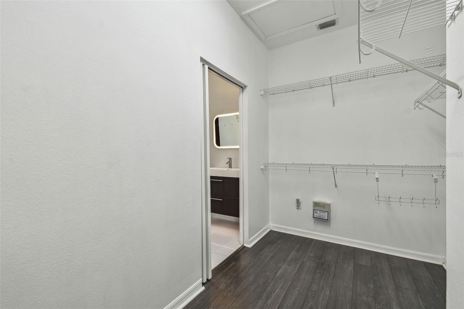 8208 PINEWOOD RUN CT, TAMPA, FL, 33647