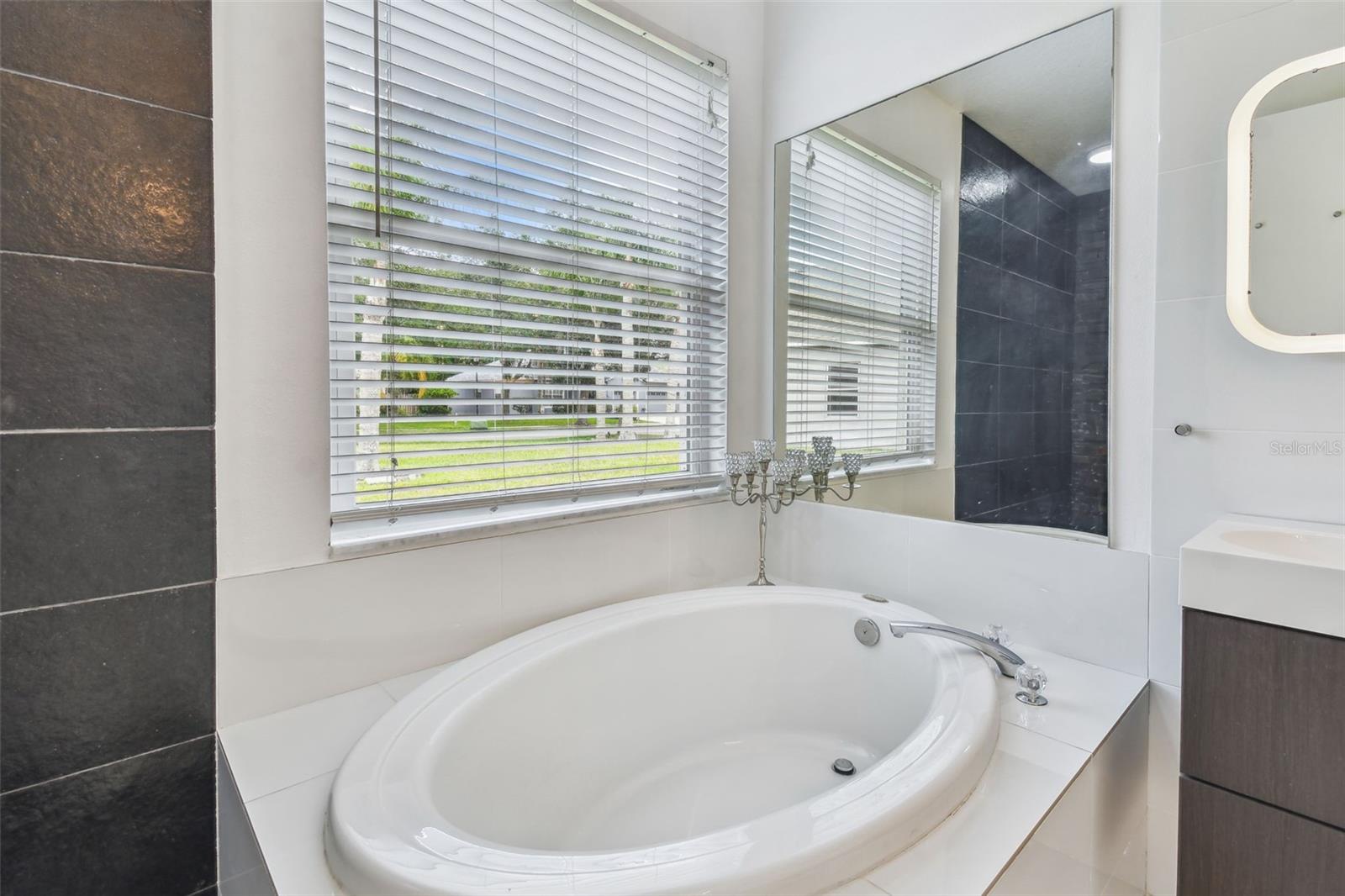 8208 PINEWOOD RUN CT, TAMPA, FL, 33647