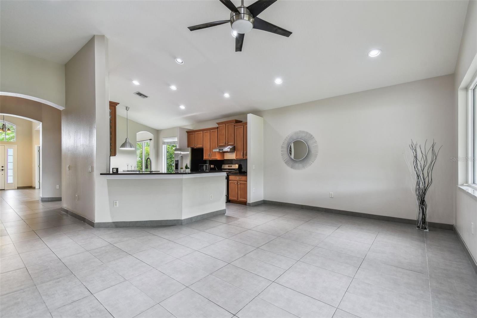 8208 PINEWOOD RUN CT, TAMPA, FL, 33647