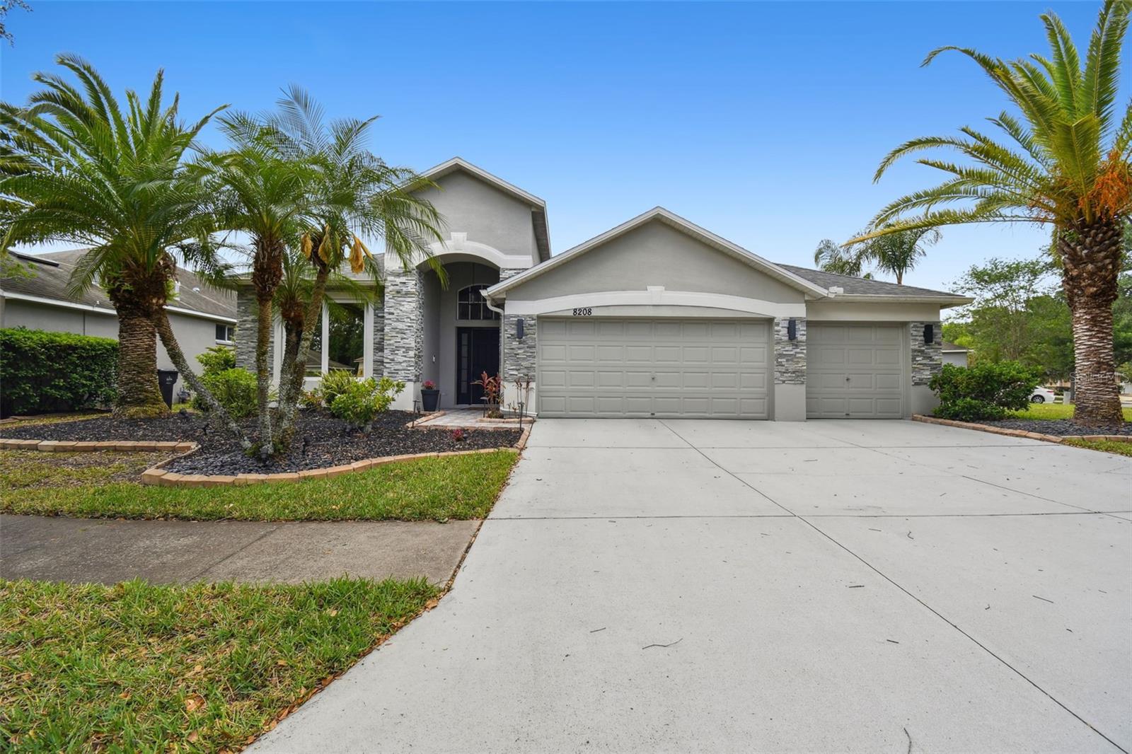 8208 PINEWOOD RUN CT, TAMPA, FL, 33647