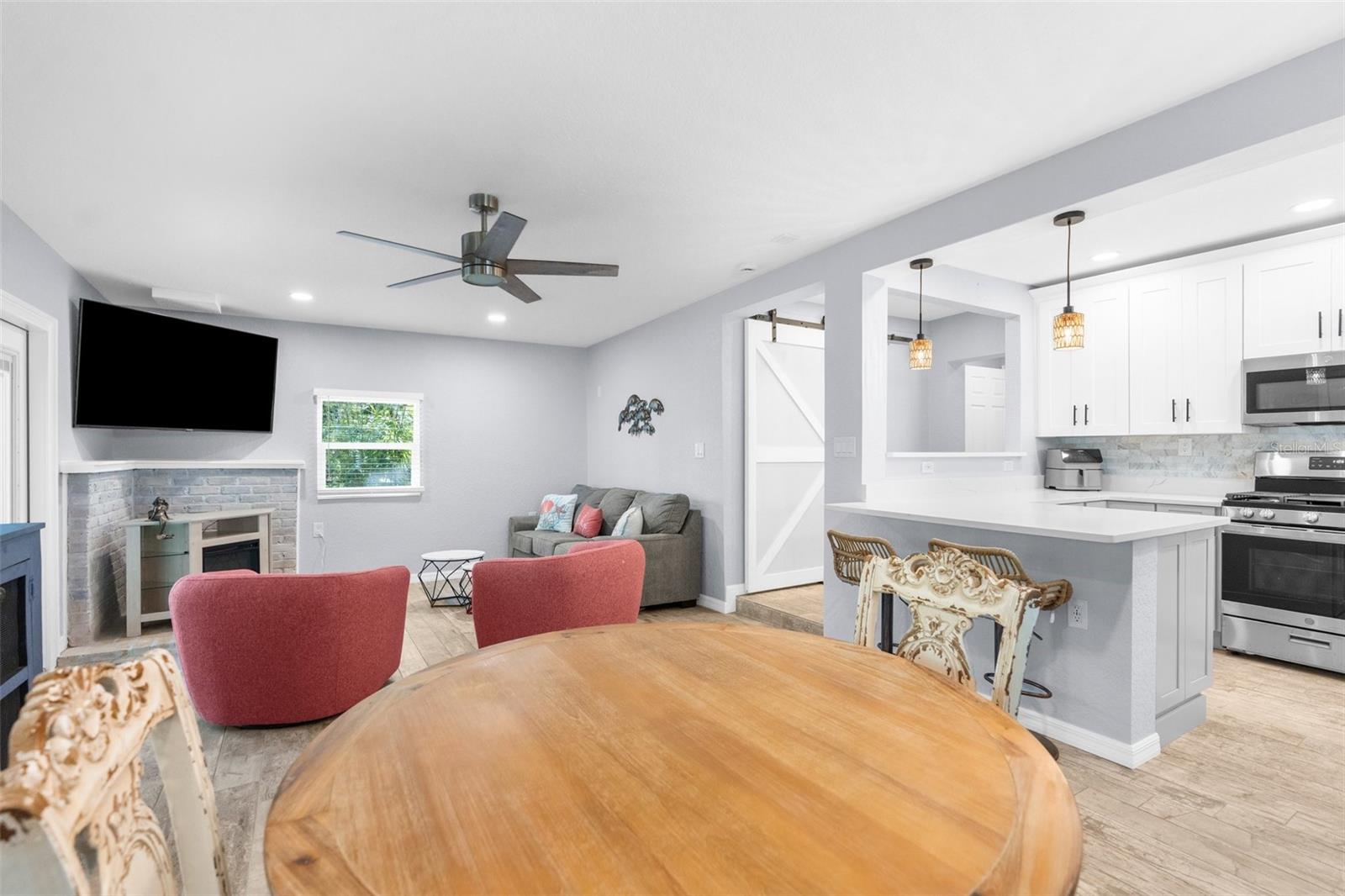 5421 GAY ST, WEEKI WACHEE, FL, 34607